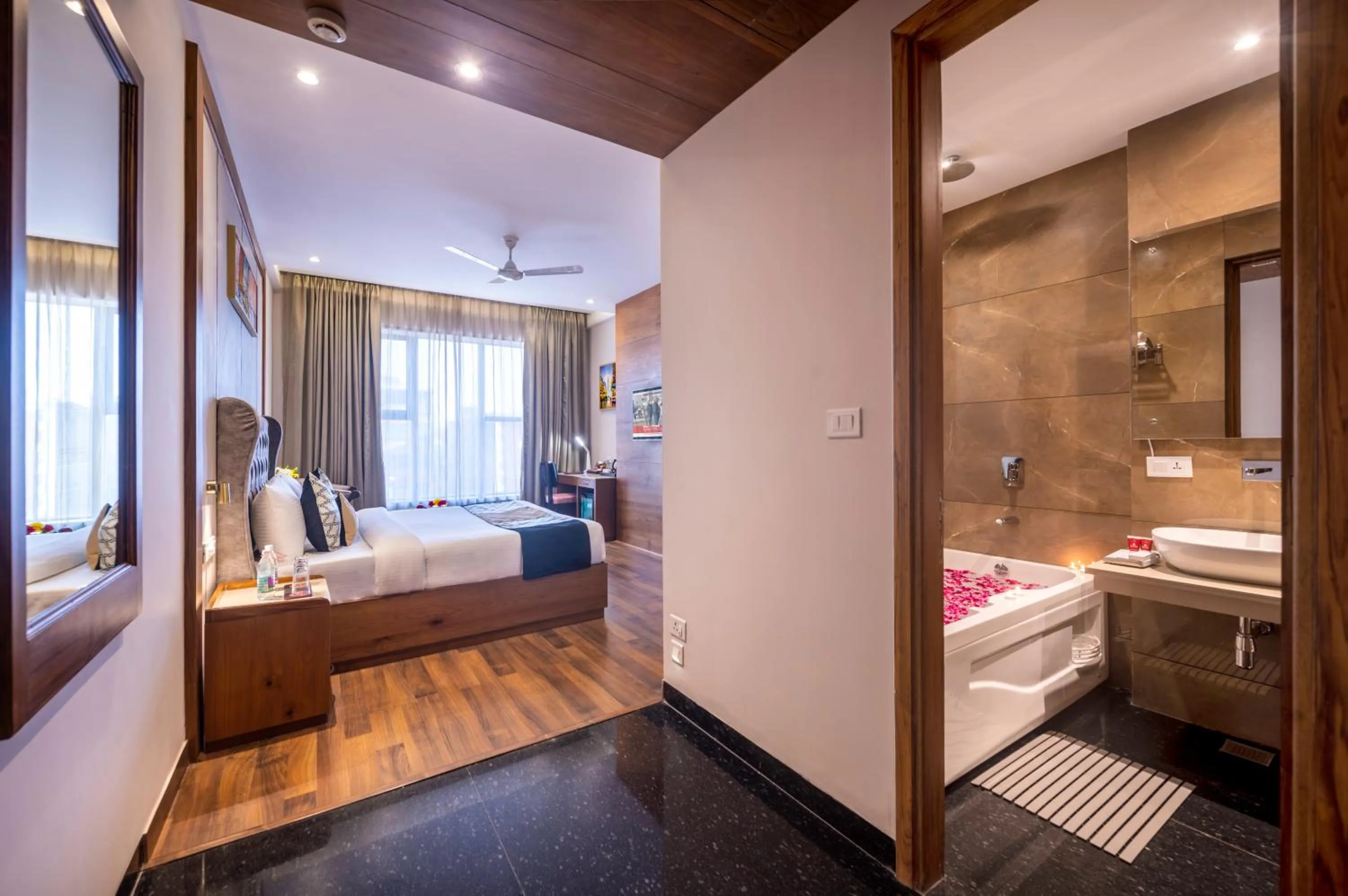 Bathroom, Bed in Lords Inn Chandigarh Zirakpur