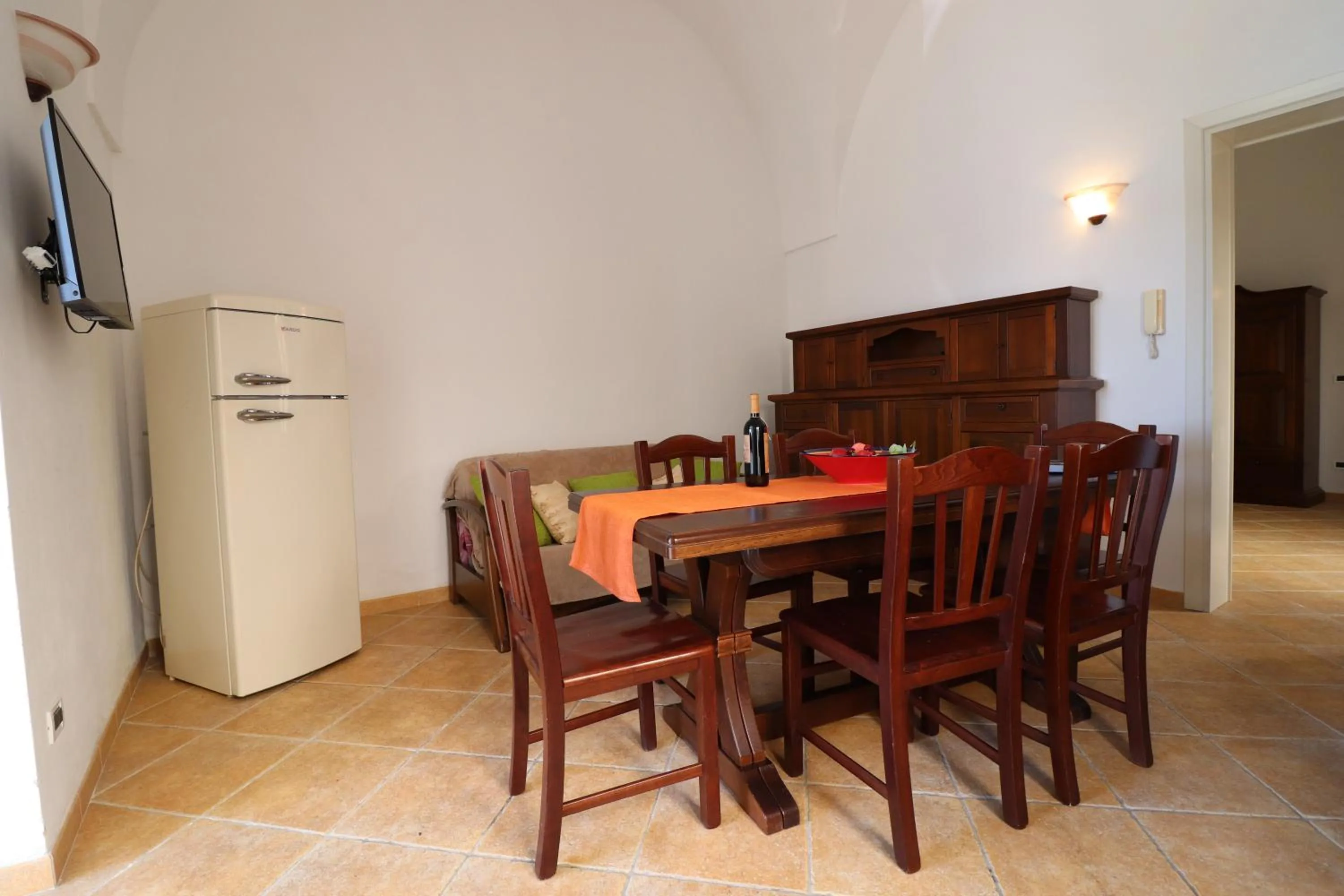 Dining area in Casa Rachele Salento Charm and the Sea Just Steps Away, in the Heart of Otrant