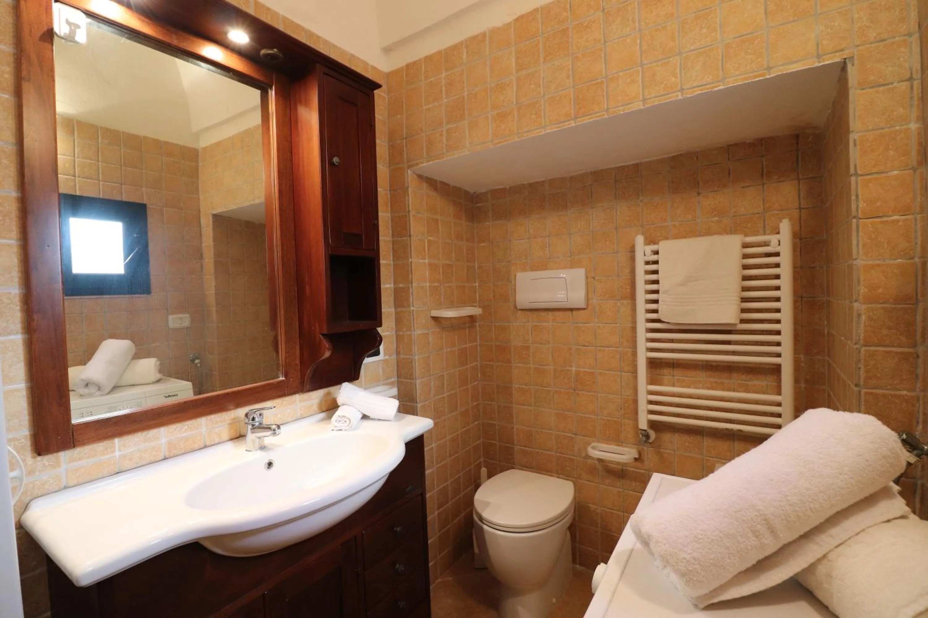 Bathroom in Casa Rachele Salento Charm and the Sea Just Steps Away, in the Heart of Otrant