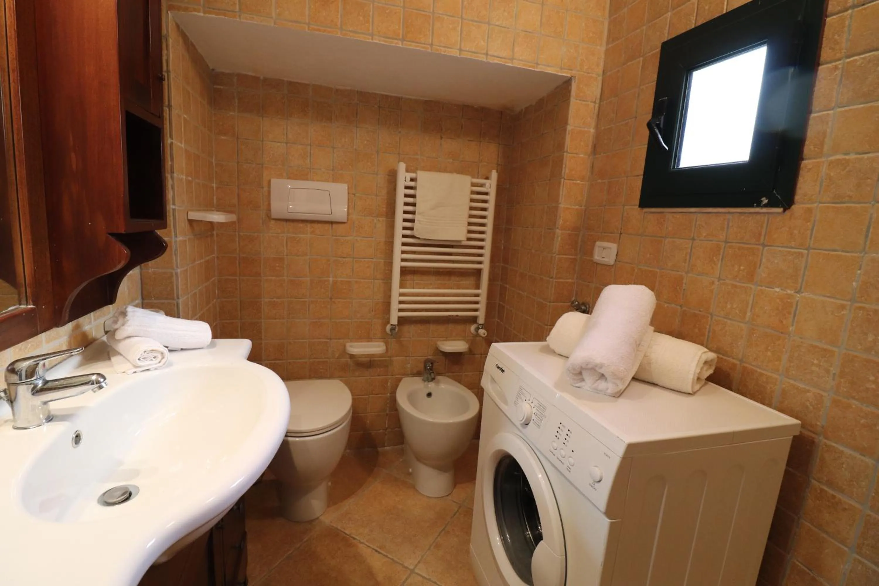 Bathroom in Casa Rachele Salento Charm and the Sea Just Steps Away, in the Heart of Otrant