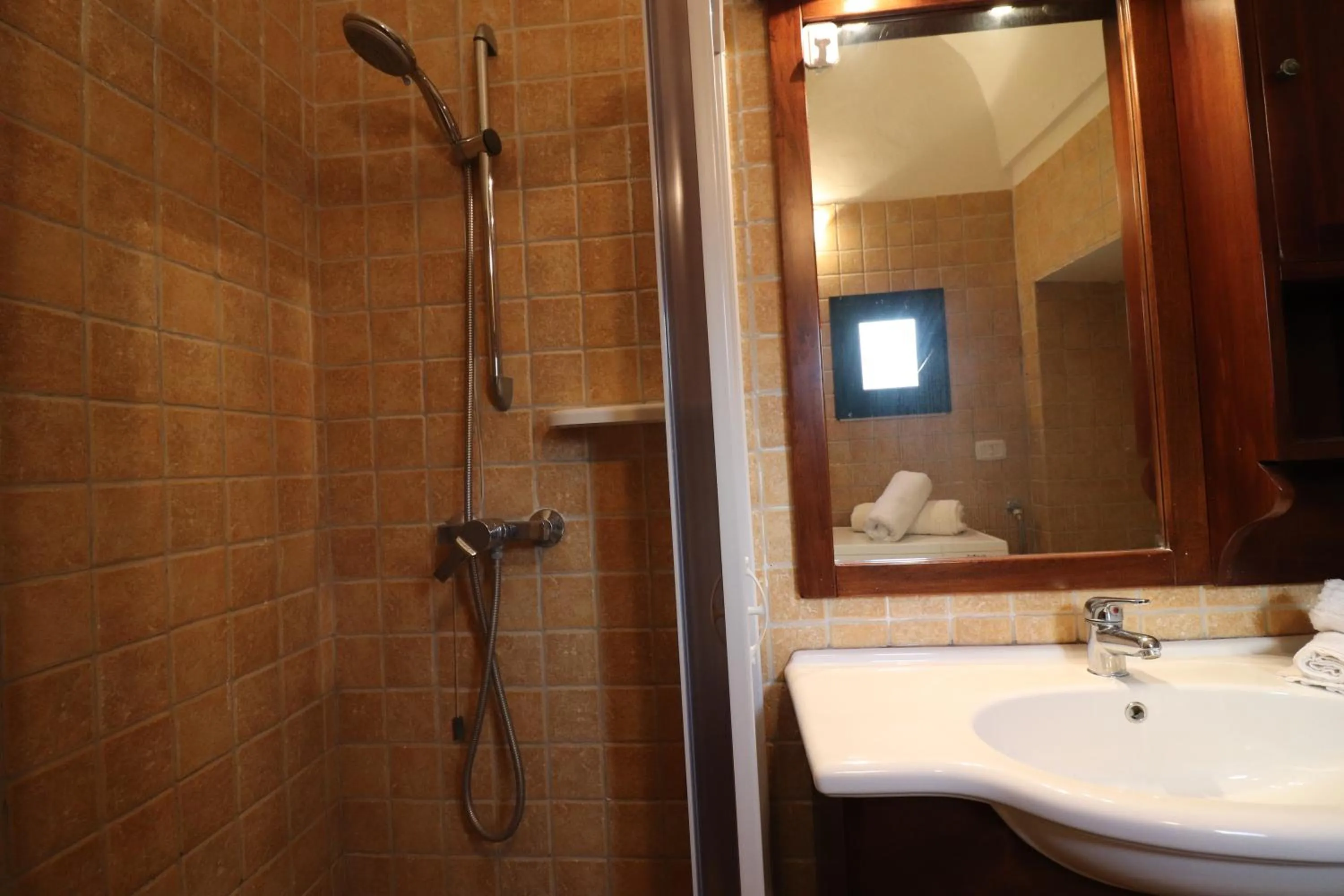Bathroom in Casa Rachele Salento Charm and the Sea Just Steps Away, in the Heart of Otrant