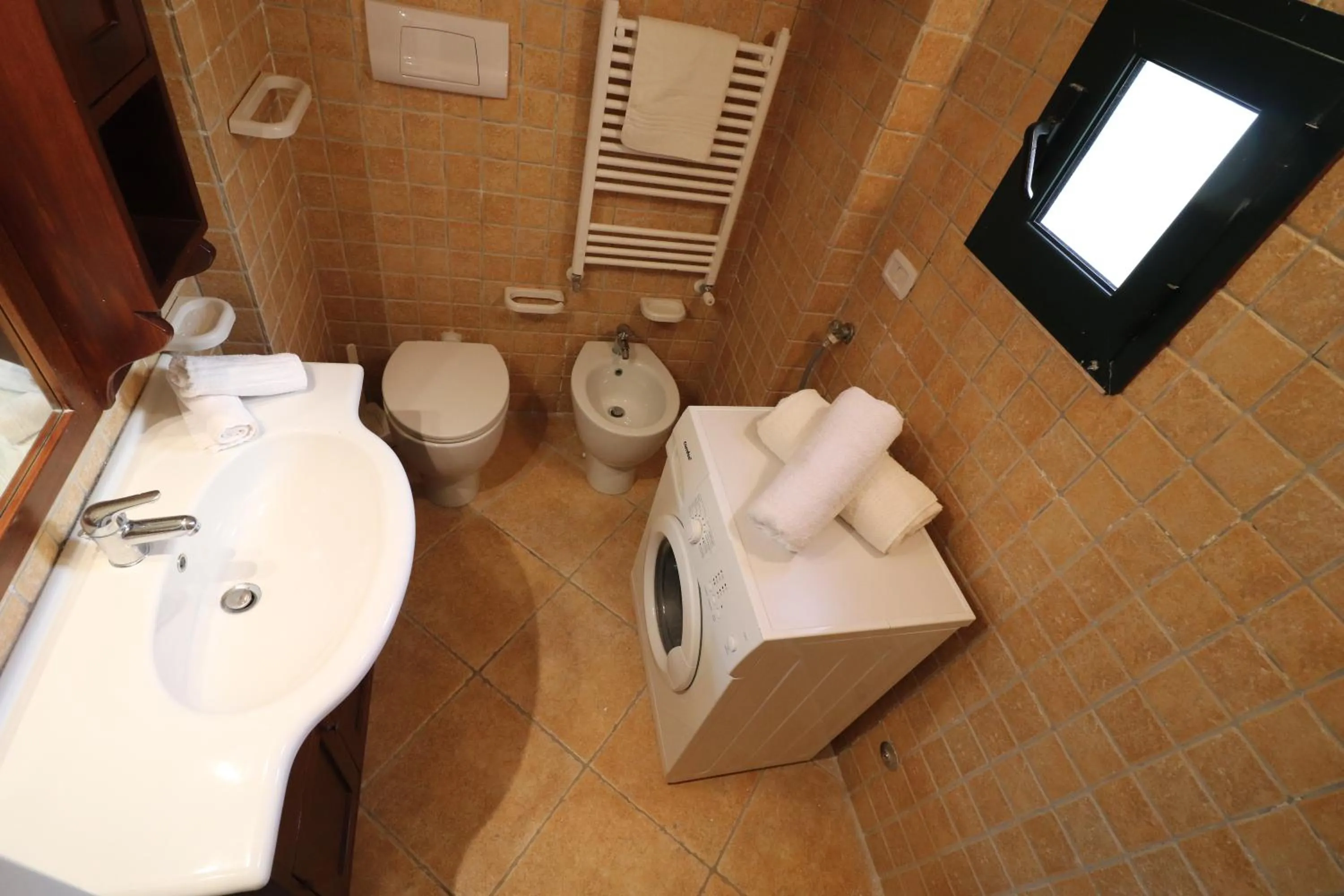 Bathroom in Casa Rachele Salento Charm and the Sea Just Steps Away, in the Heart of Otrant