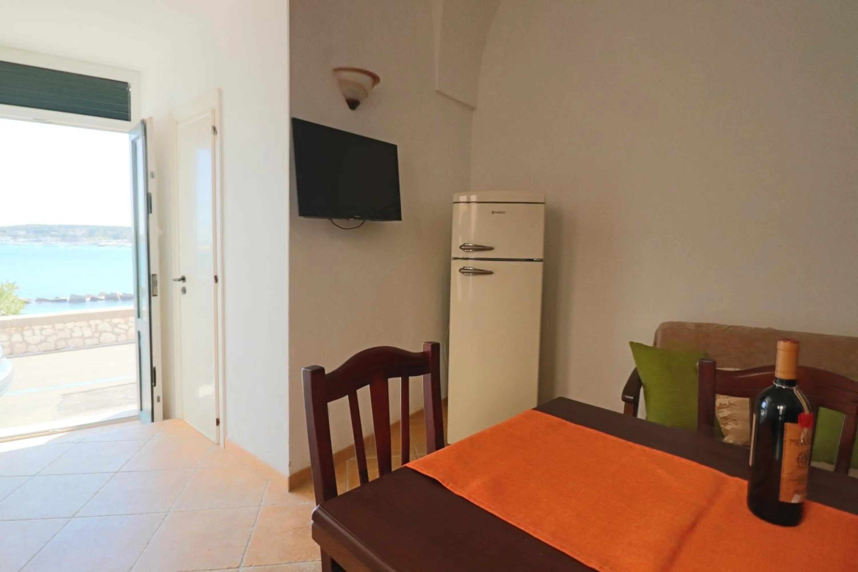Dining area in Casa Rachele Salento Charm and the Sea Just Steps Away, in the Heart of Otrant