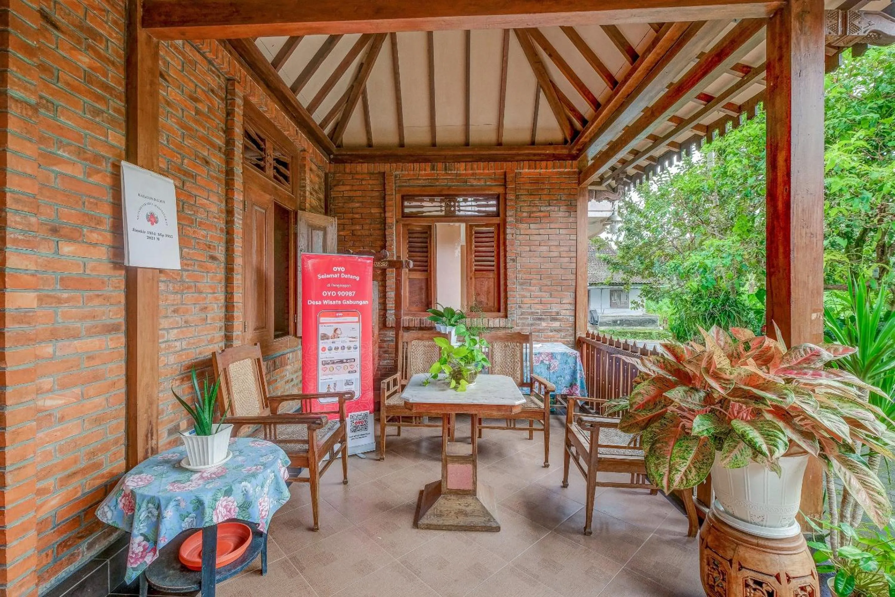 Lobby or reception in OYO Homes 90987 Desa Wisata Gabugan Syariah