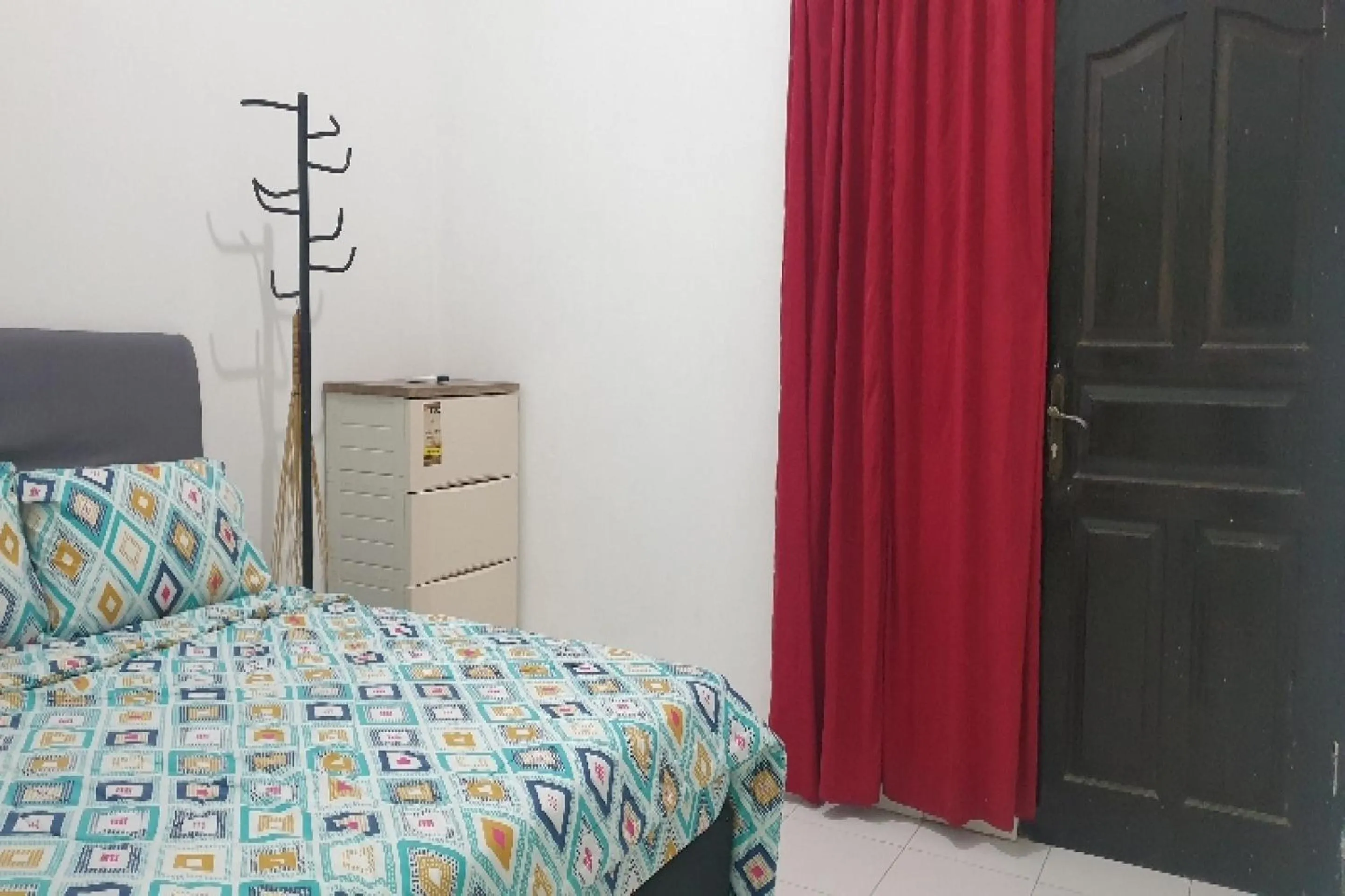 Bedroom in OYO 90990 Surya Residence