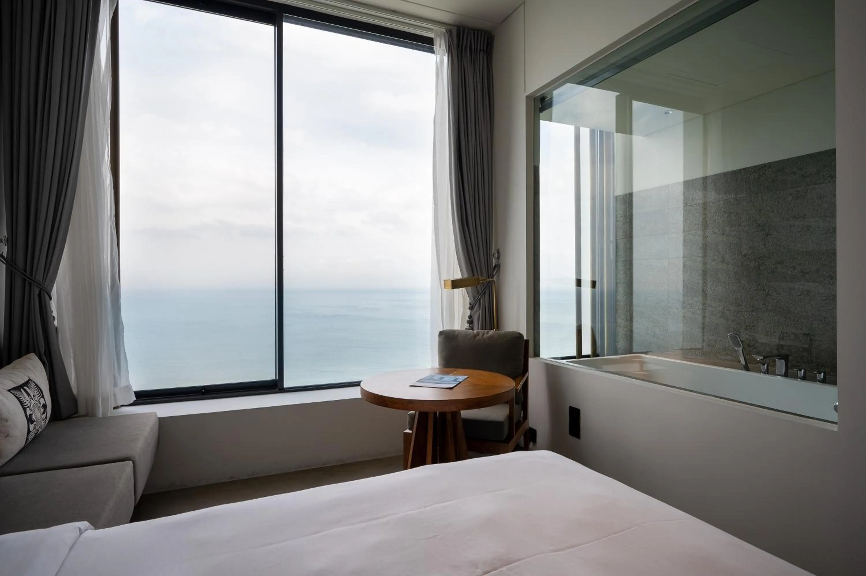 Bed in Granbell Hotel Colombo