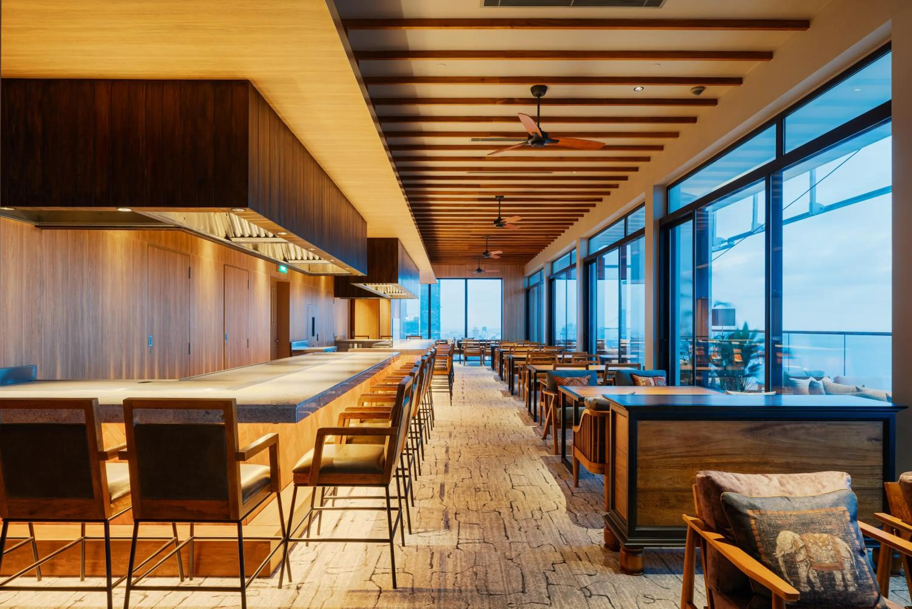 Restaurant/places to eat in Granbell Hotel Colombo