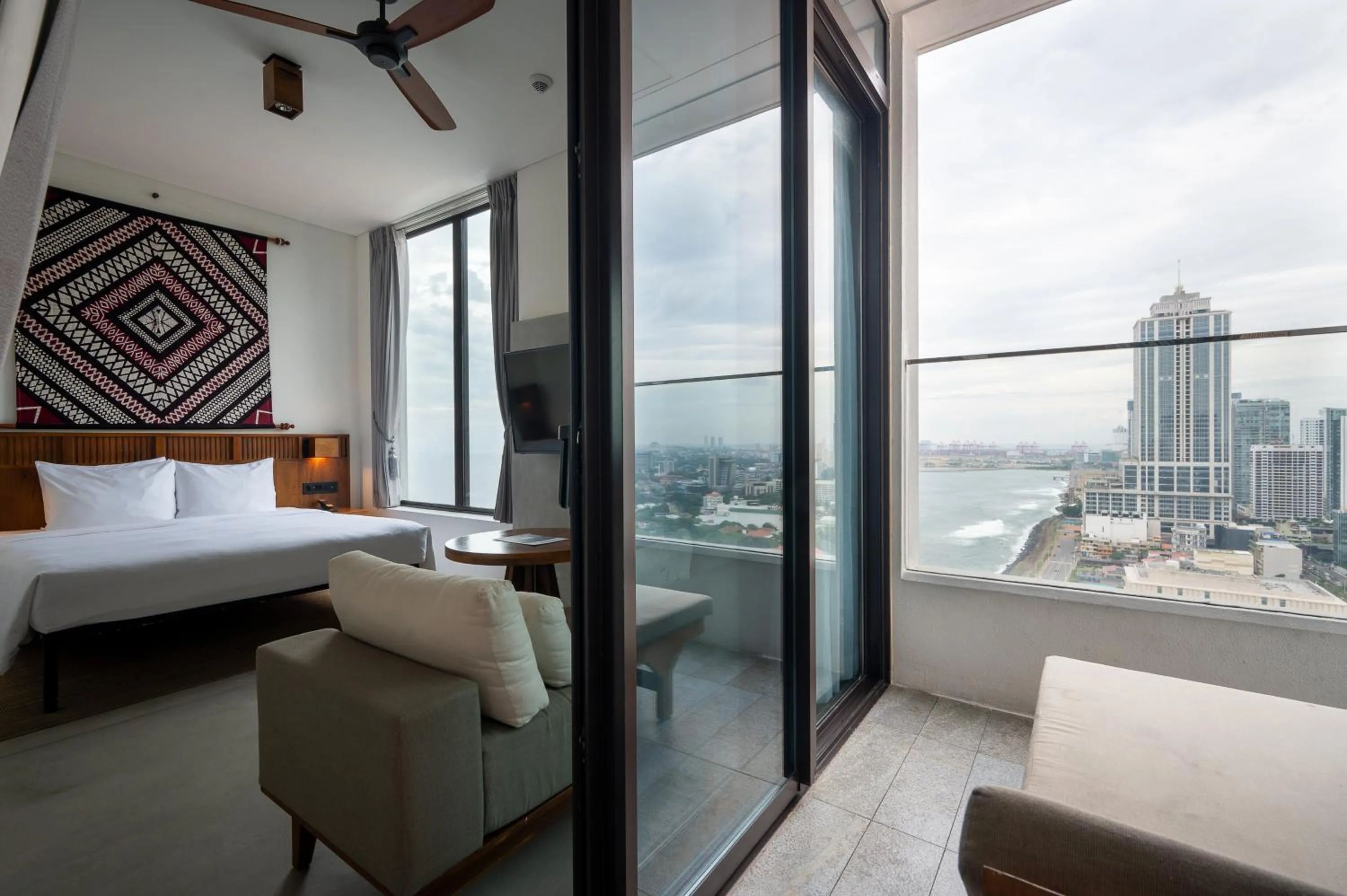 Bed in Granbell Hotel Colombo