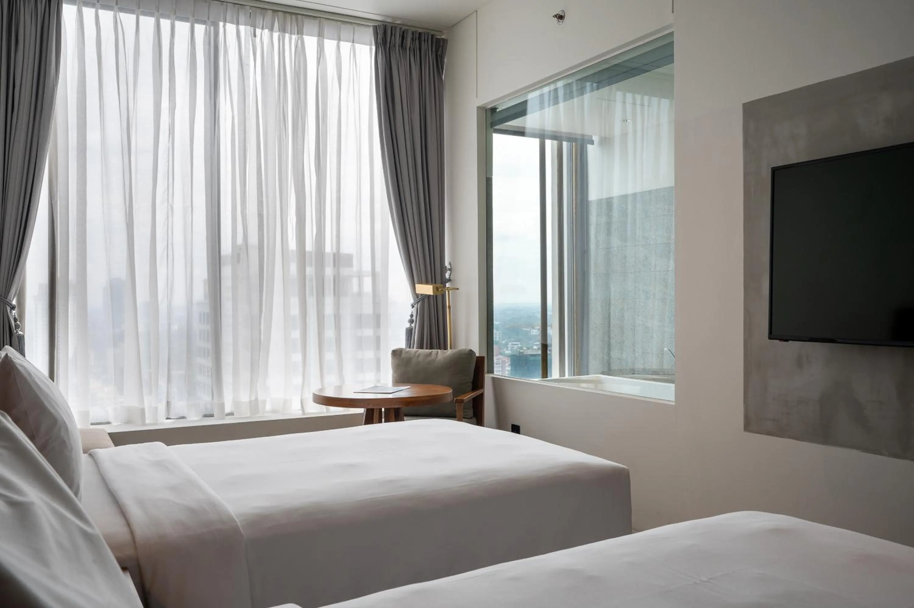 Bed in Granbell Hotel Colombo