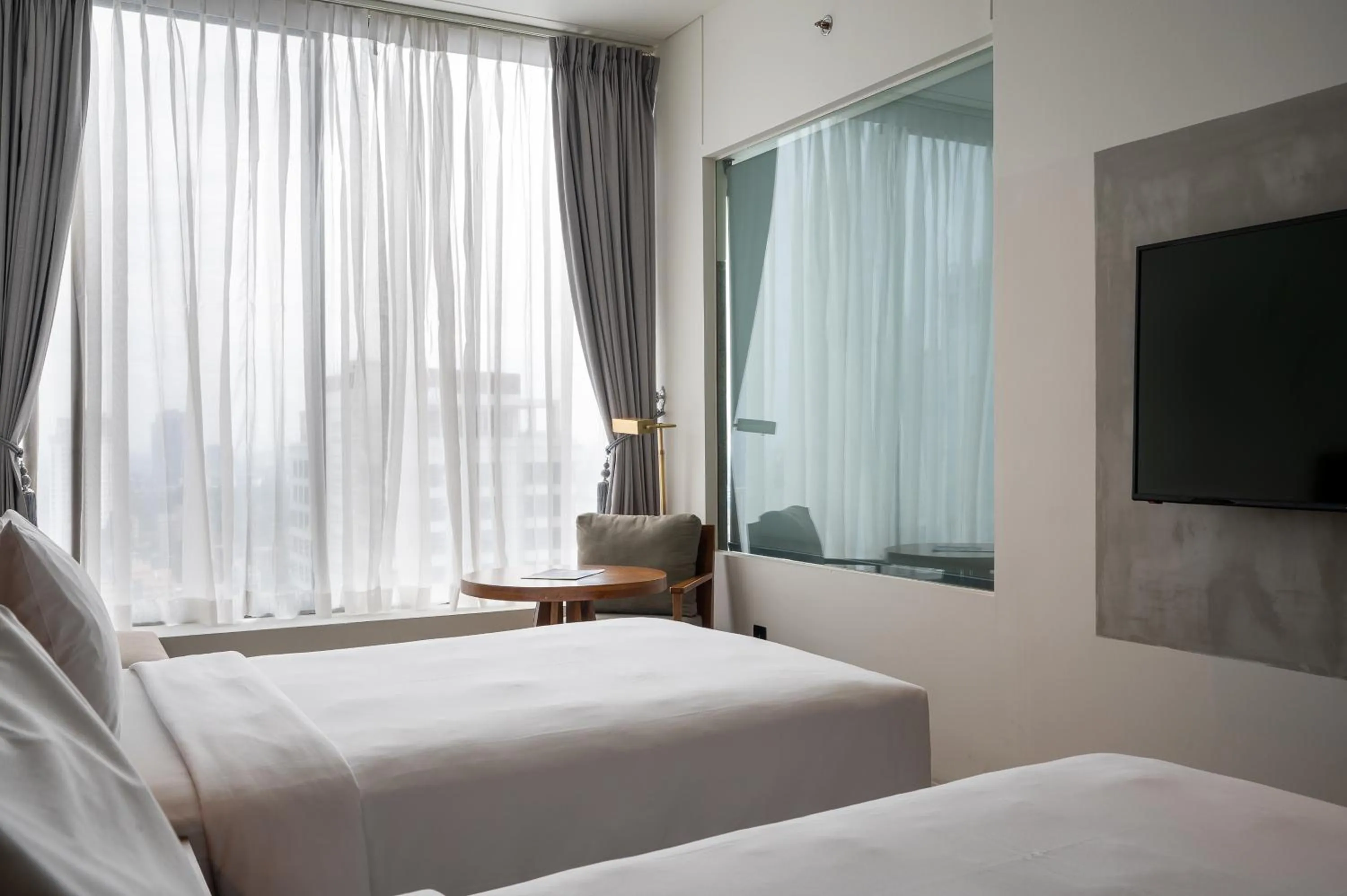 Bed in Granbell Hotel Colombo