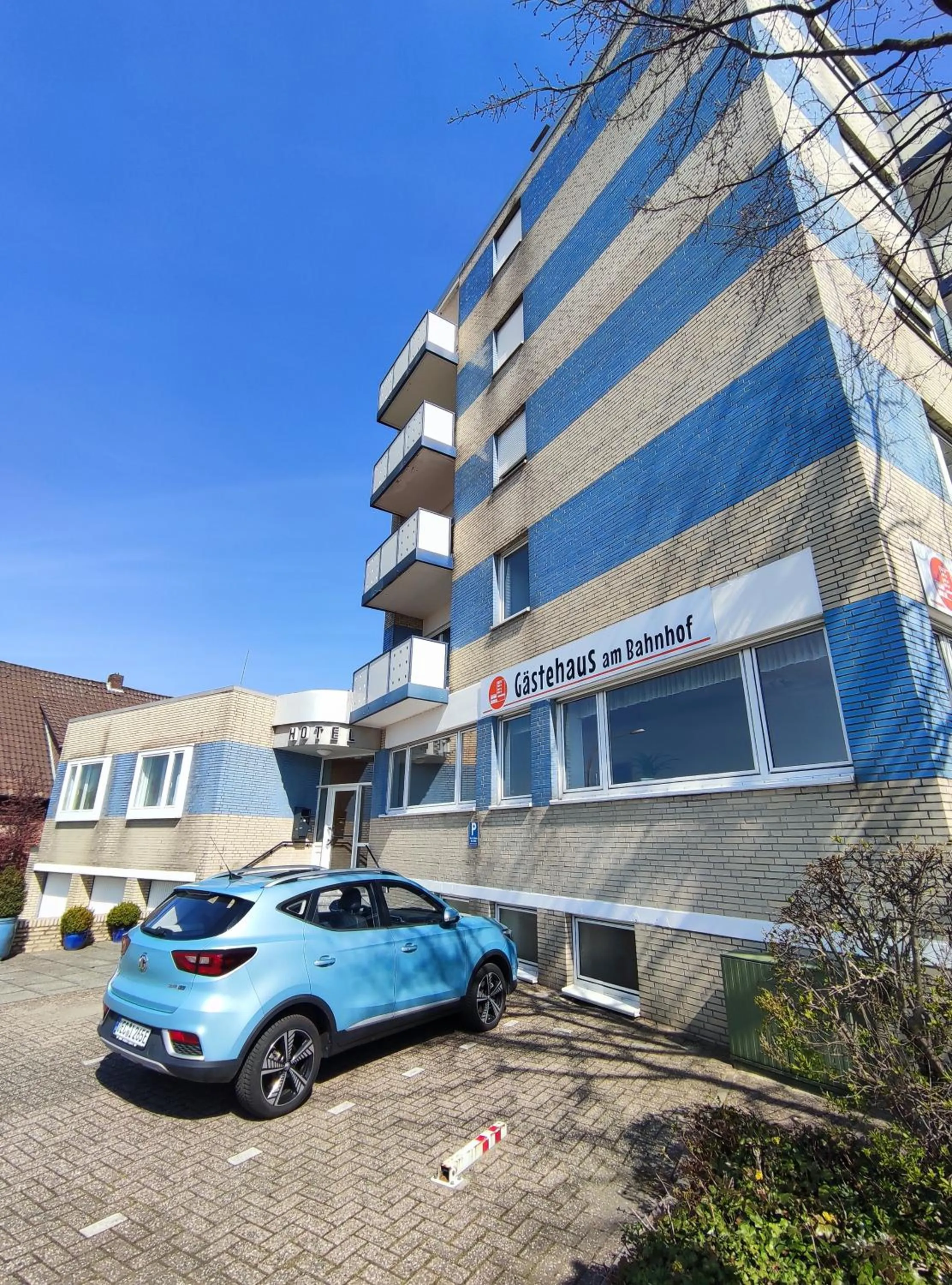 Property building in Gästehaus am Bahnhof, Self-Check-In