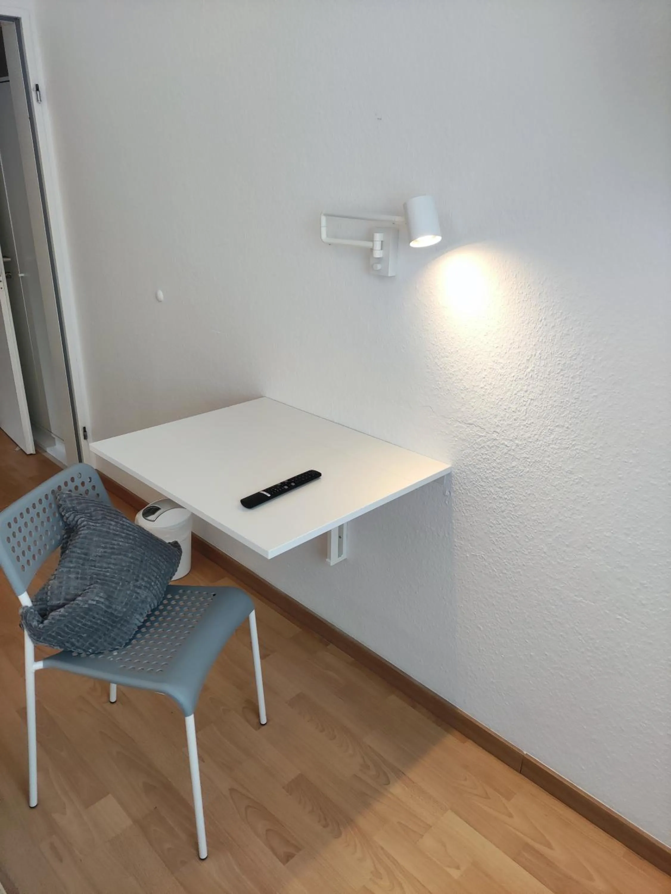 TV and multimedia in Gästehaus am Bahnhof, Self-Check-In