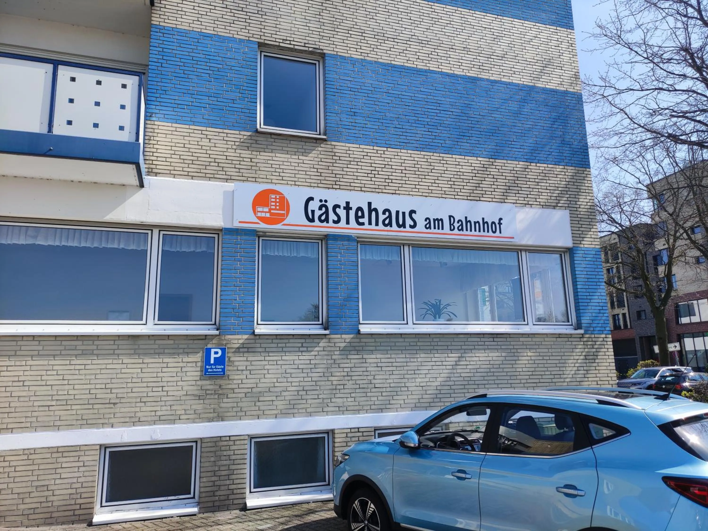 Property building in Gästehaus am Bahnhof, Self-Check-In