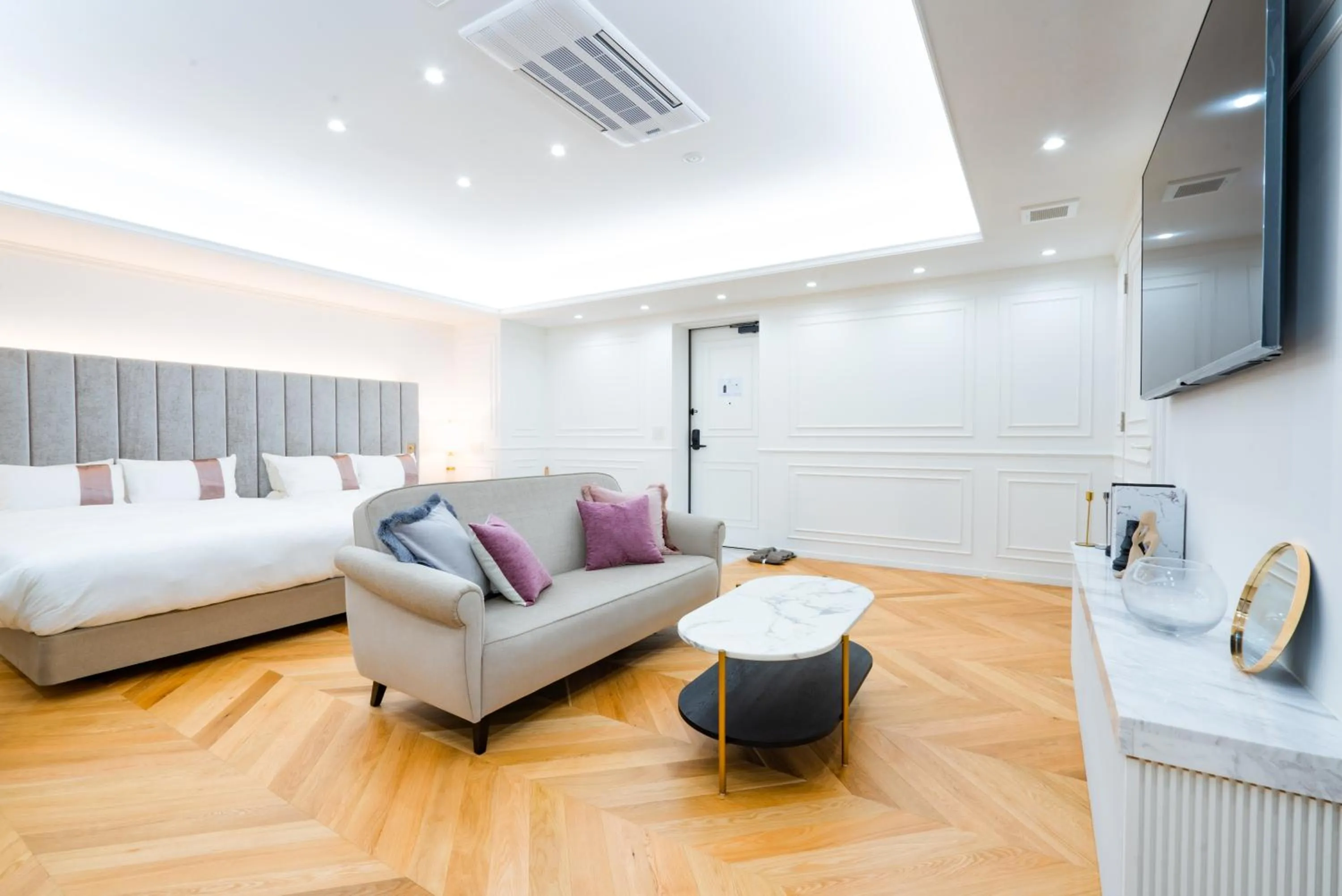 Bedroom, Bed in Randor Hotel Hiroshima Prestige