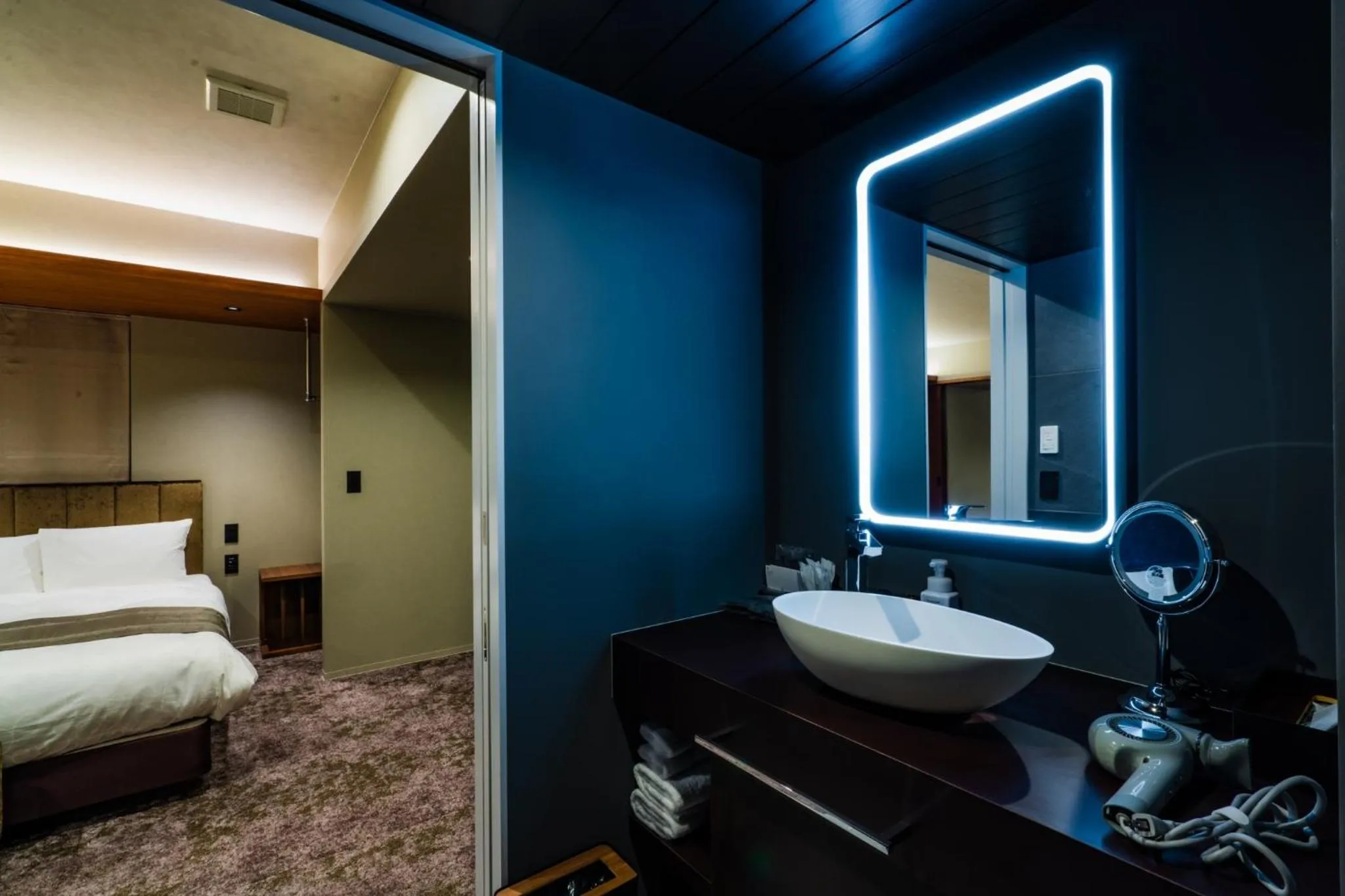 Bathroom, Bed in Randor Hotel Hiroshima Prestige