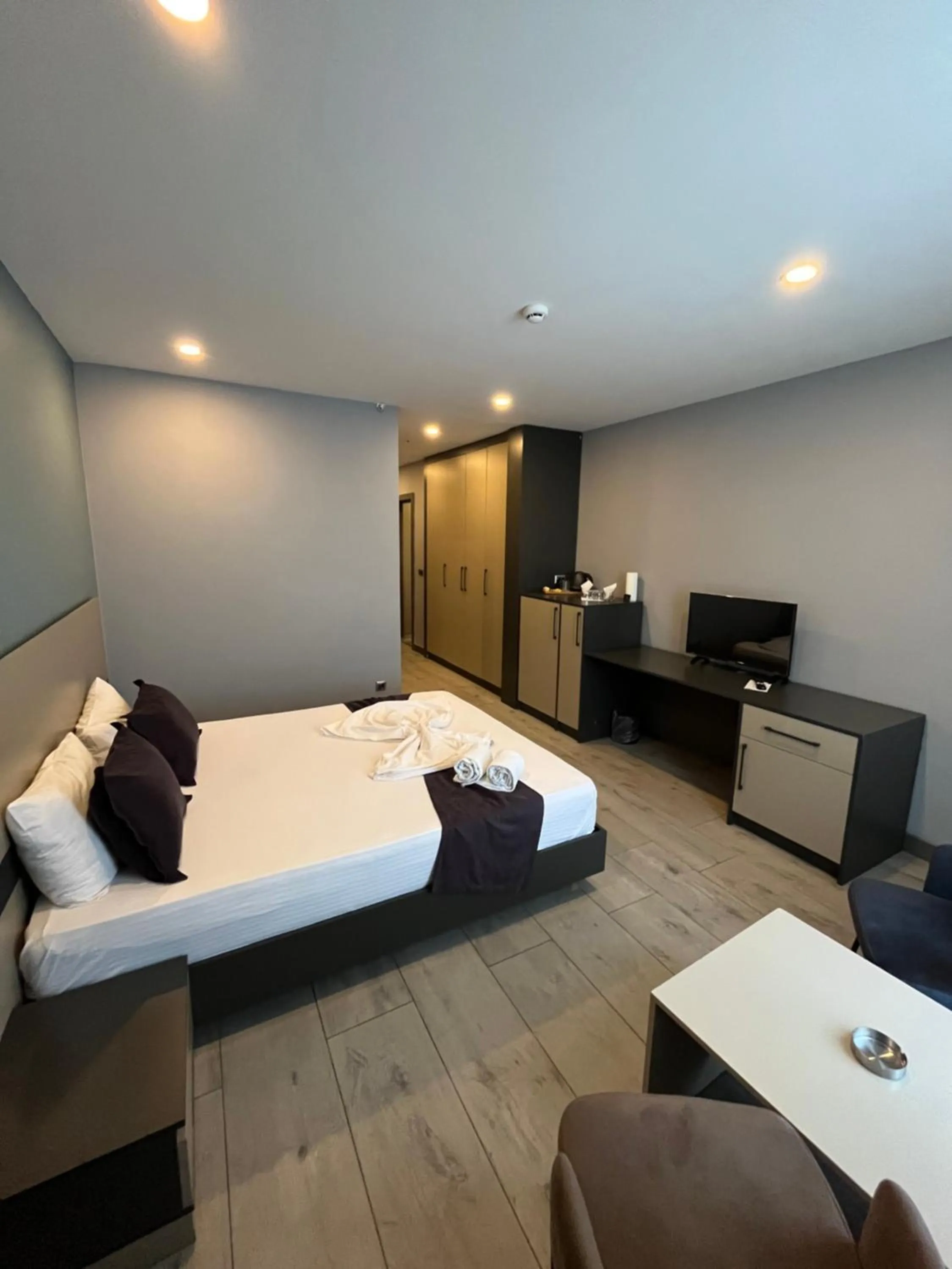 Photo of the whole room, Bed in Agora Royal Residence