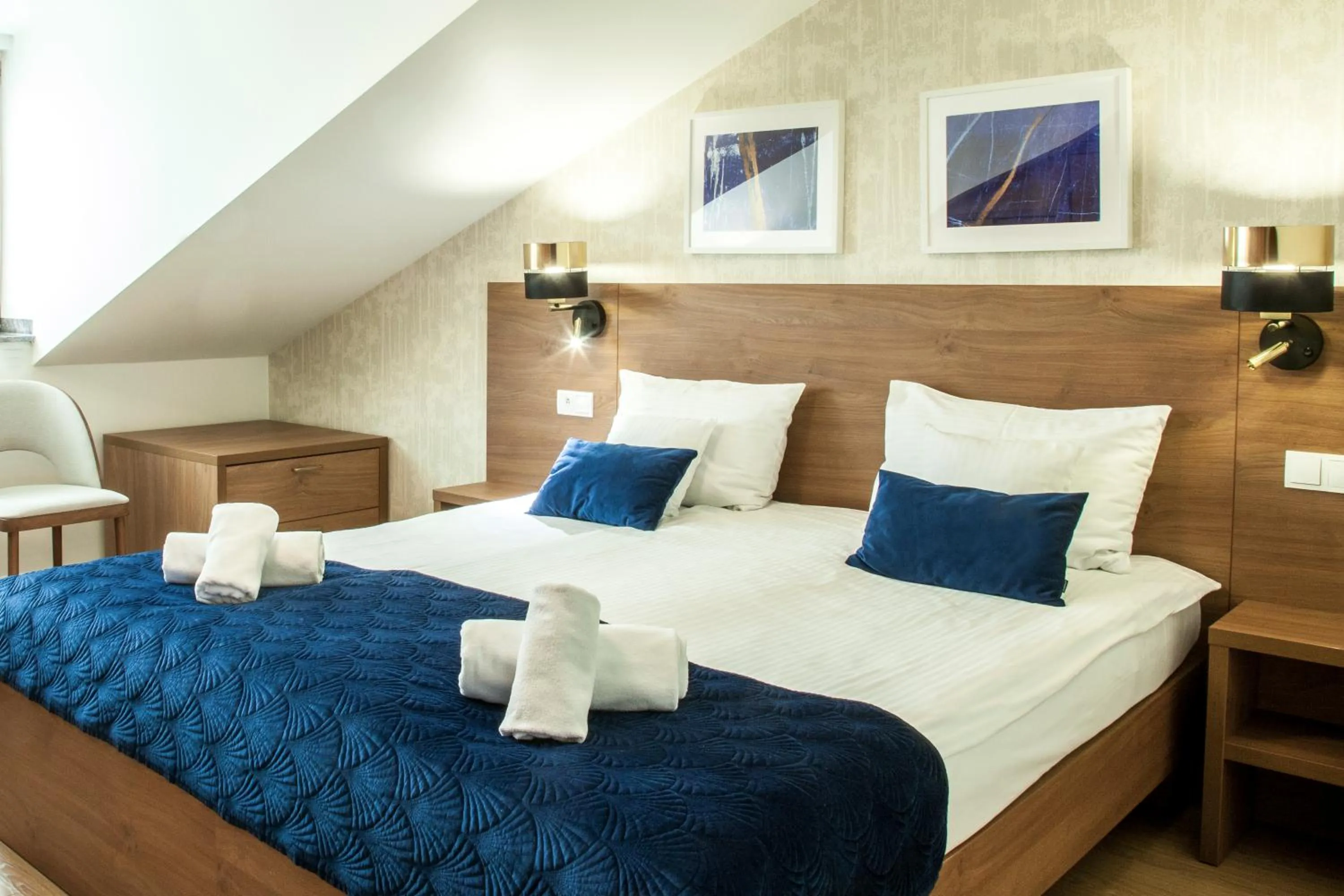 Bedroom, Bed in Portal House Apartments