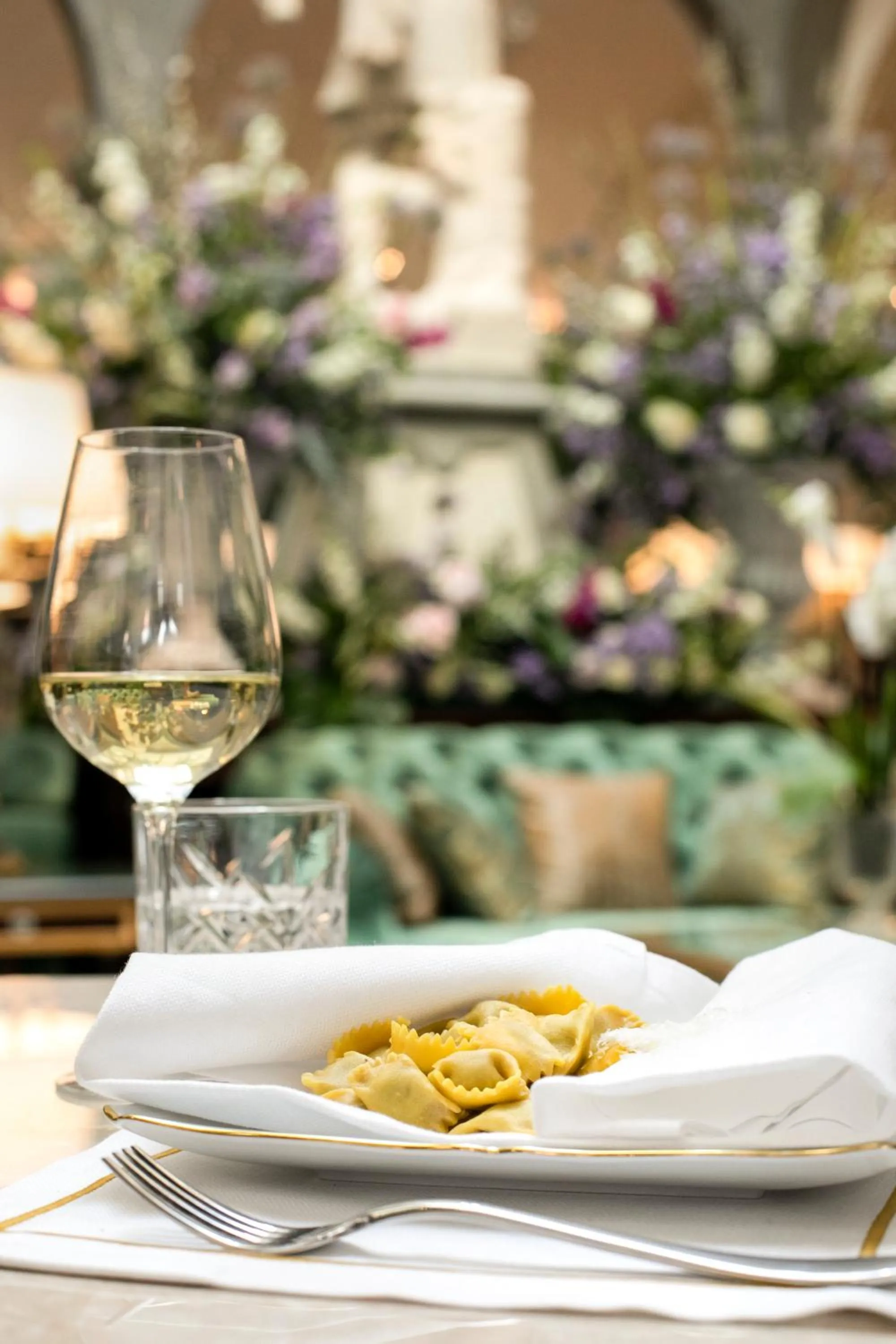 Restaurant/places to eat in Palazzo Portinari Salviati Residenza D'Epoca