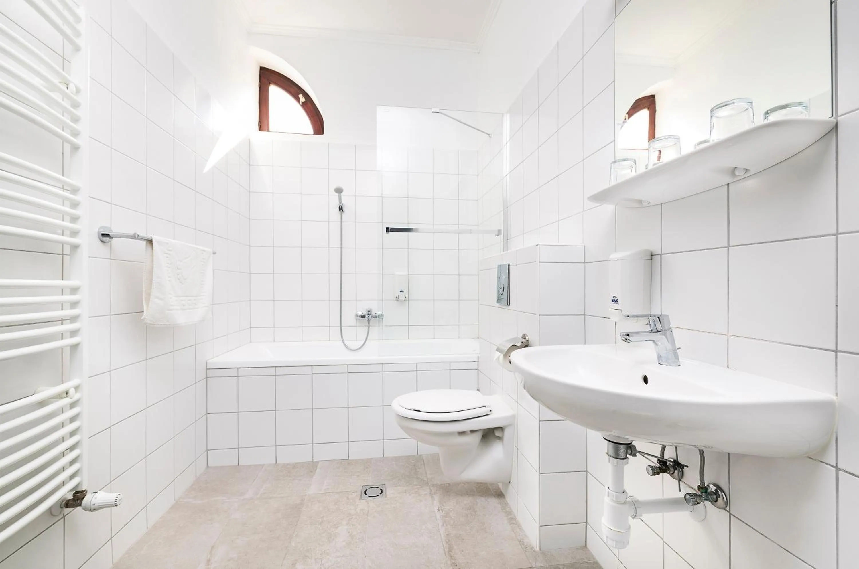 Bathroom in Svájci Lak Panzió