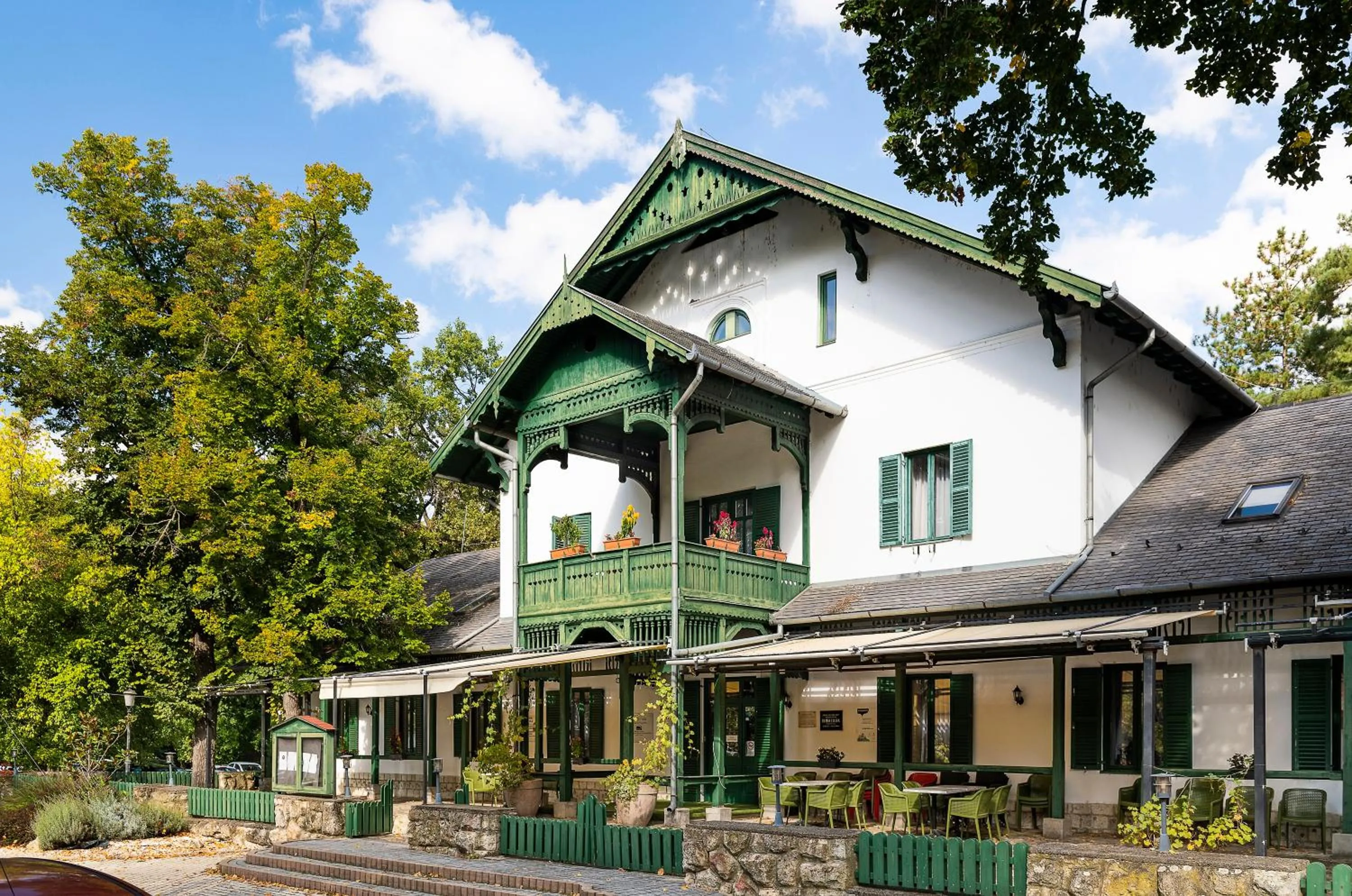 Property building in Svájci Lak Panzió