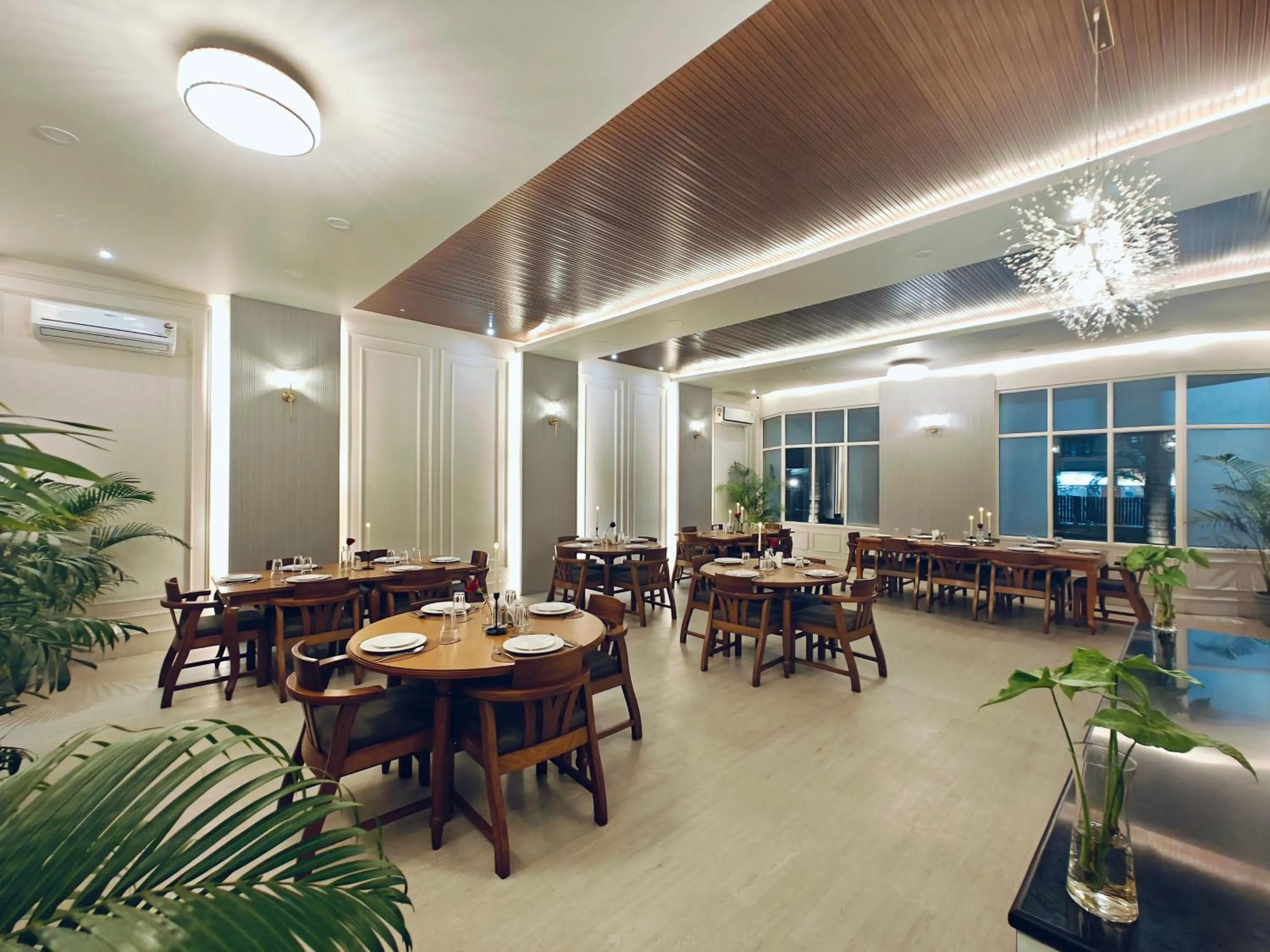 Restaurant/places to eat in Hotel Tragopan