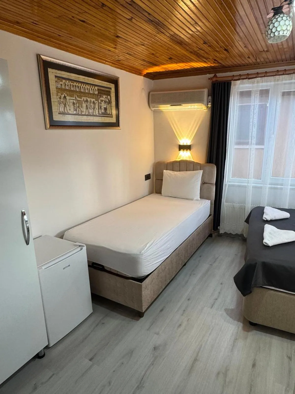 Bed in Ali's Pension ada alis