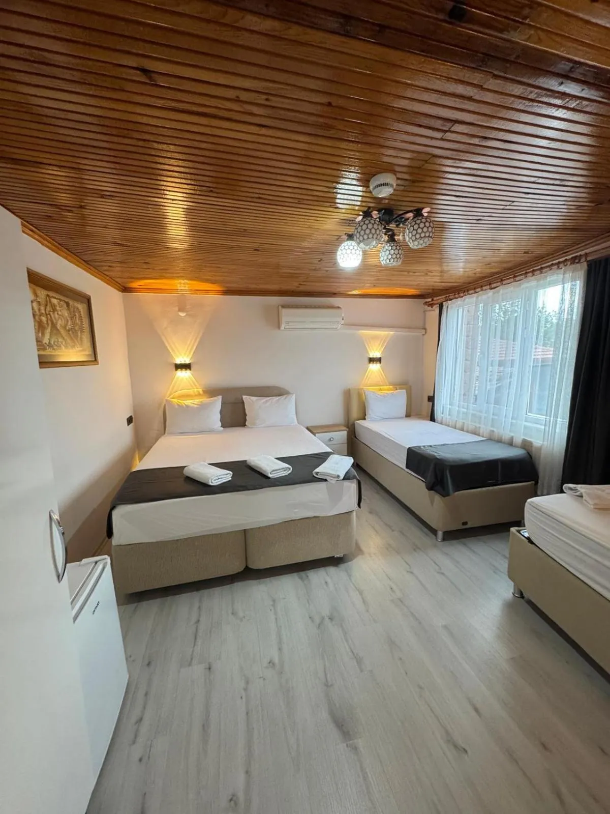 Bed in Ali's Pension ada alis