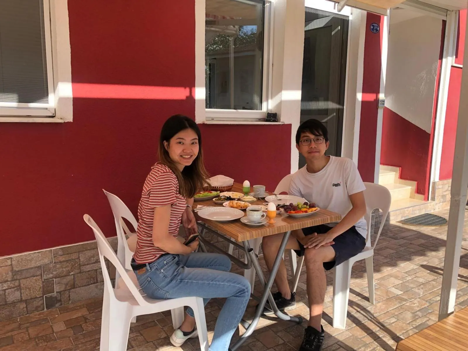 Ali's Pension ada alis