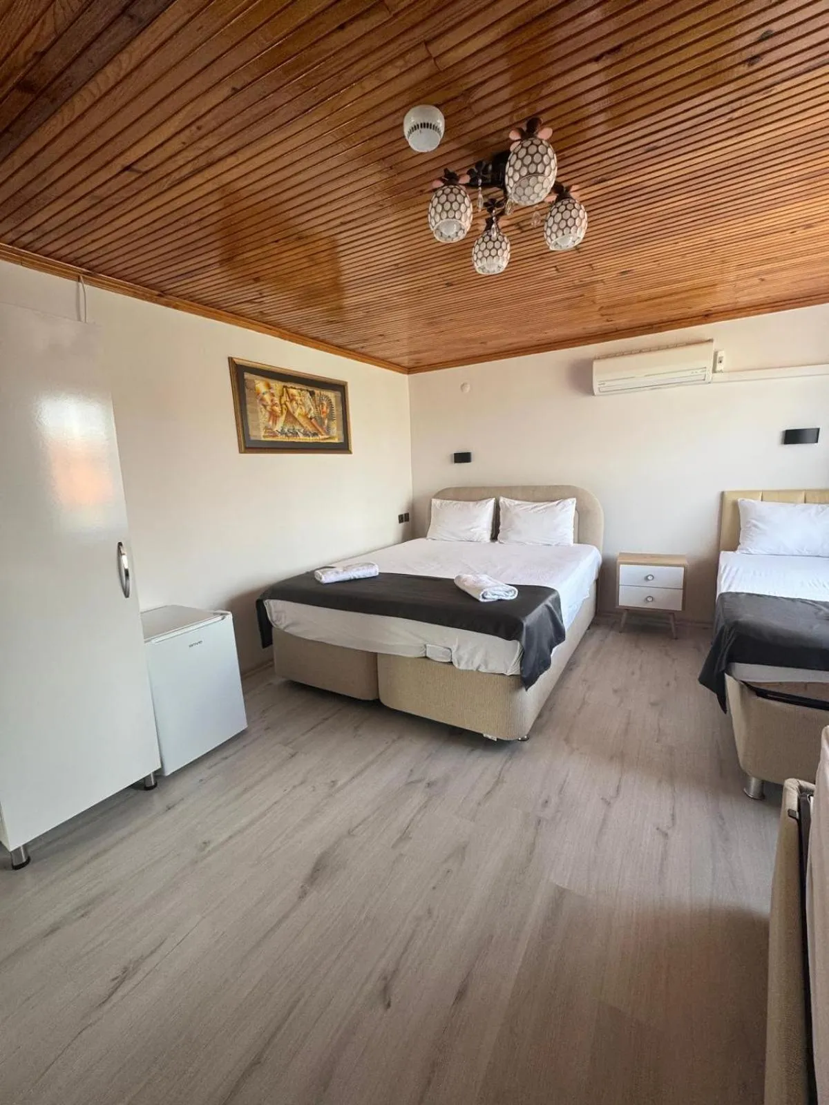 Bed in Ali's Pension ada alis