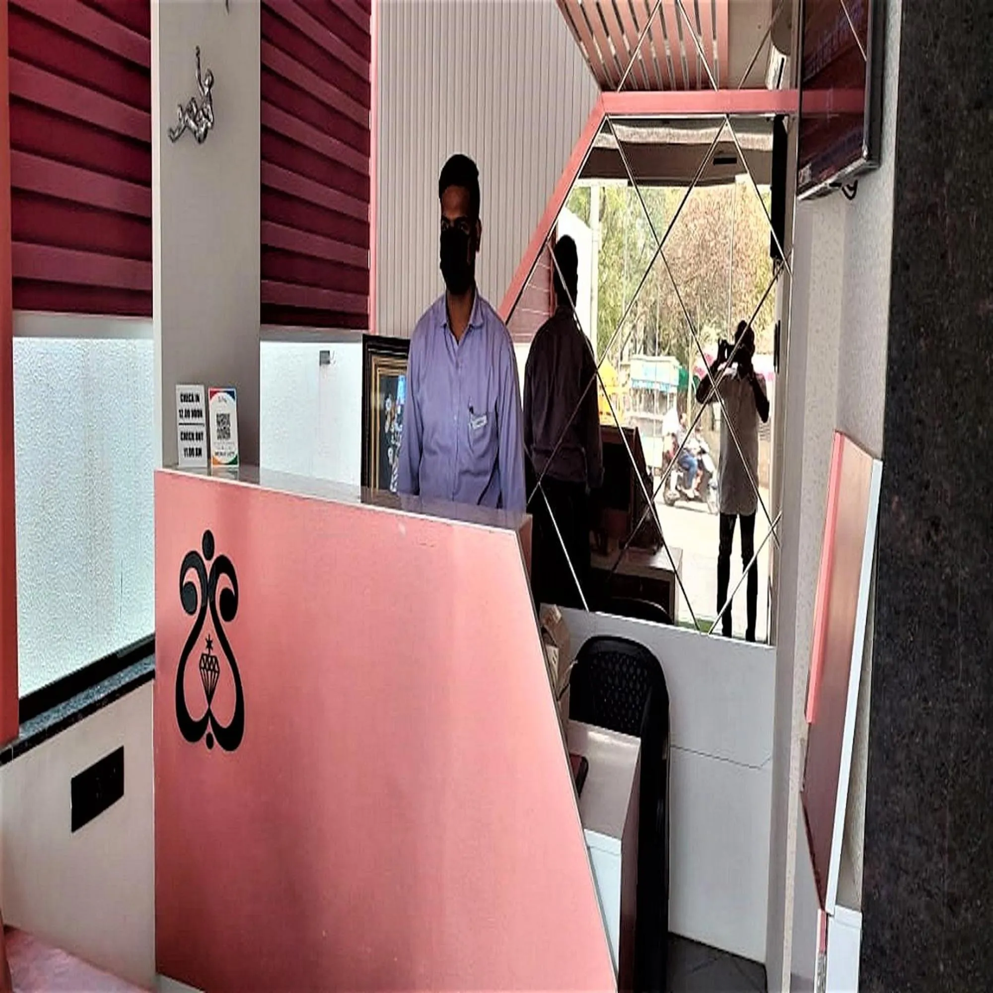 Restaurant/places to eat in Hotel Rose Gold