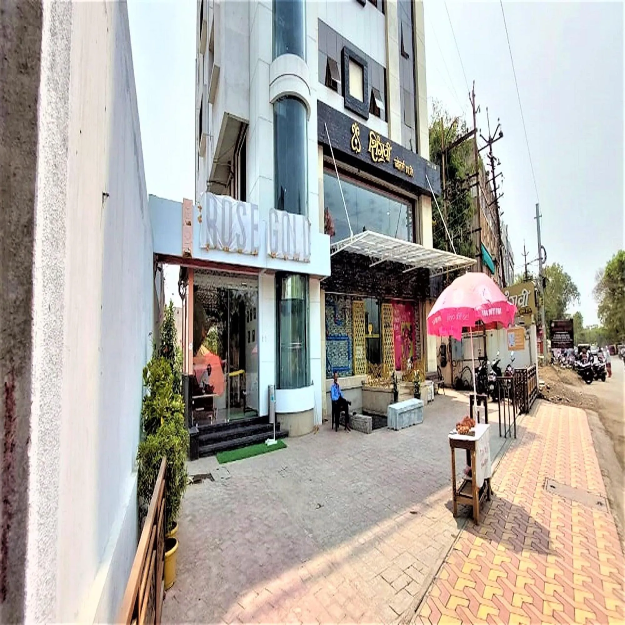 Parking in Hotel Rose Gold