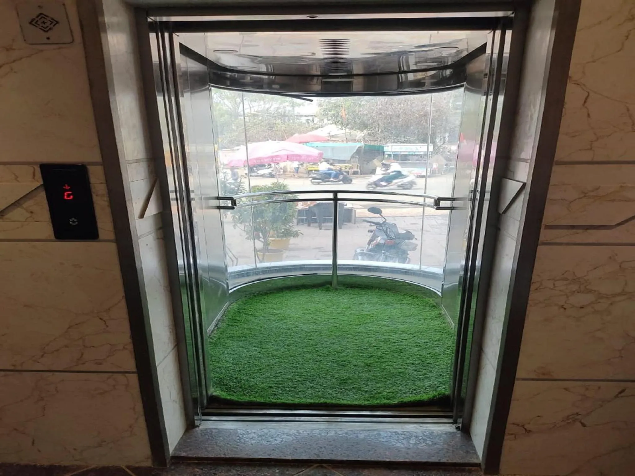 elevator in Hotel Rose Gold