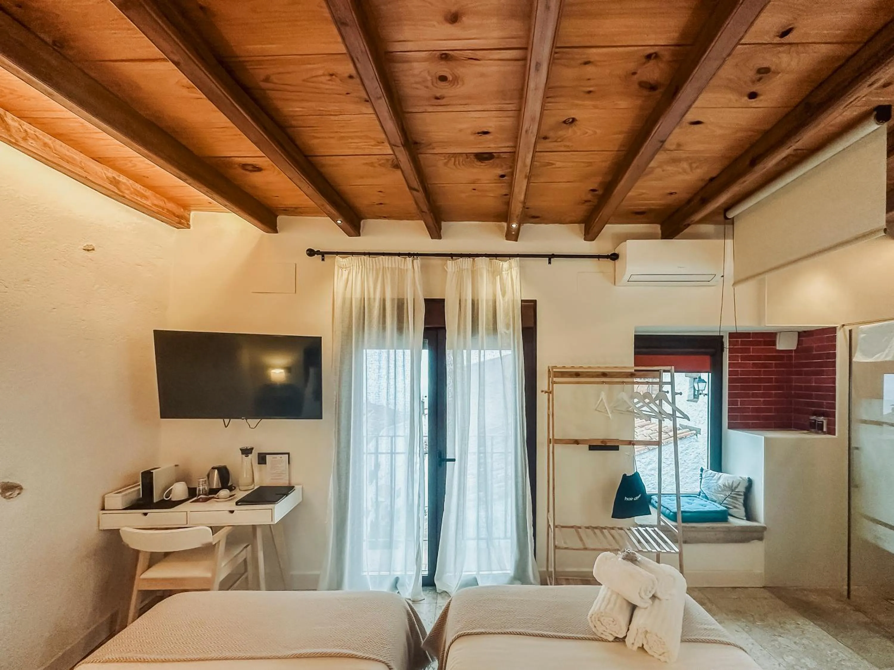 Bedroom in Hotel Boutique Poeta Jorge Manrique