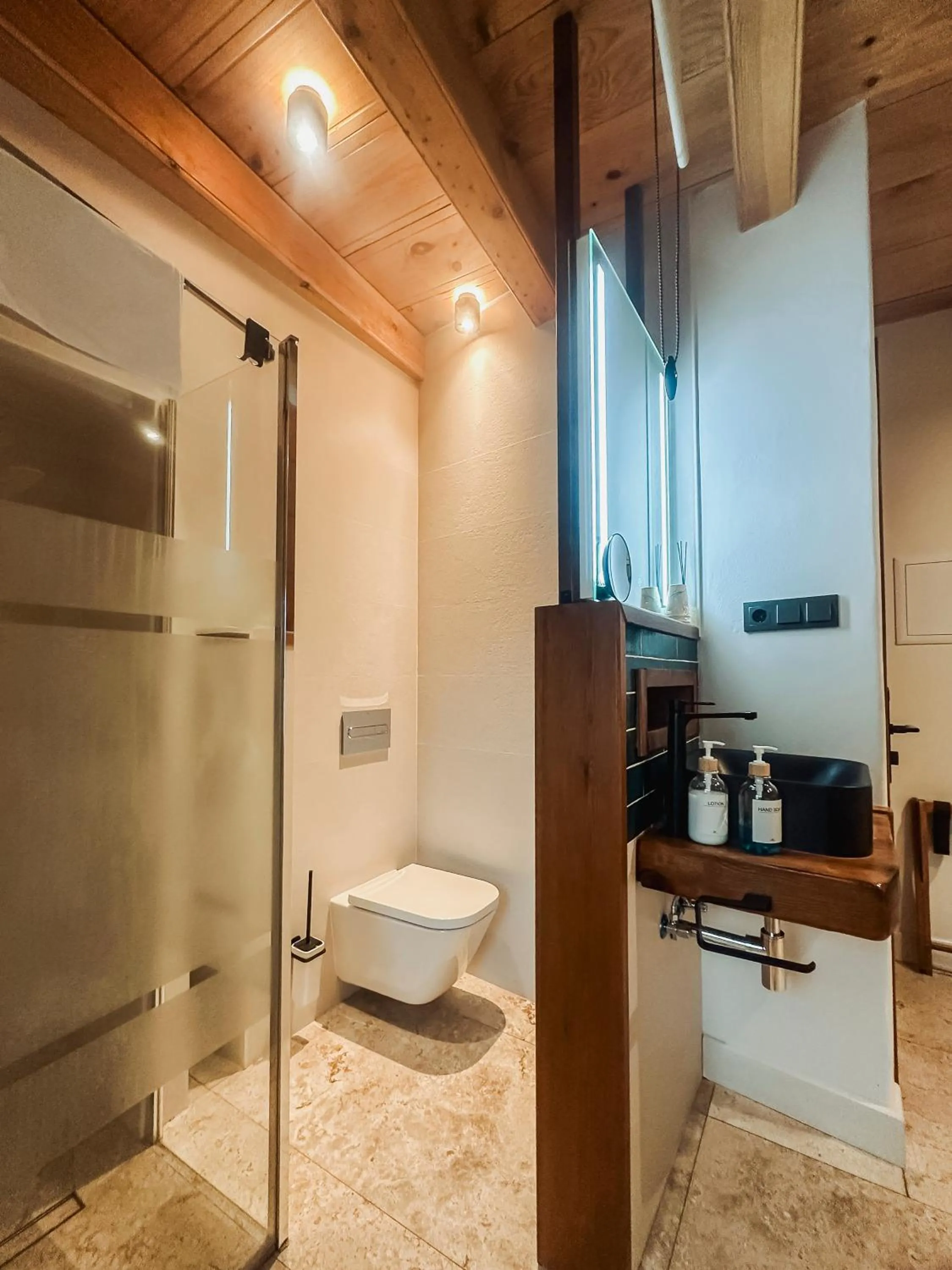 Bathroom in Hotel Boutique Poeta Jorge Manrique