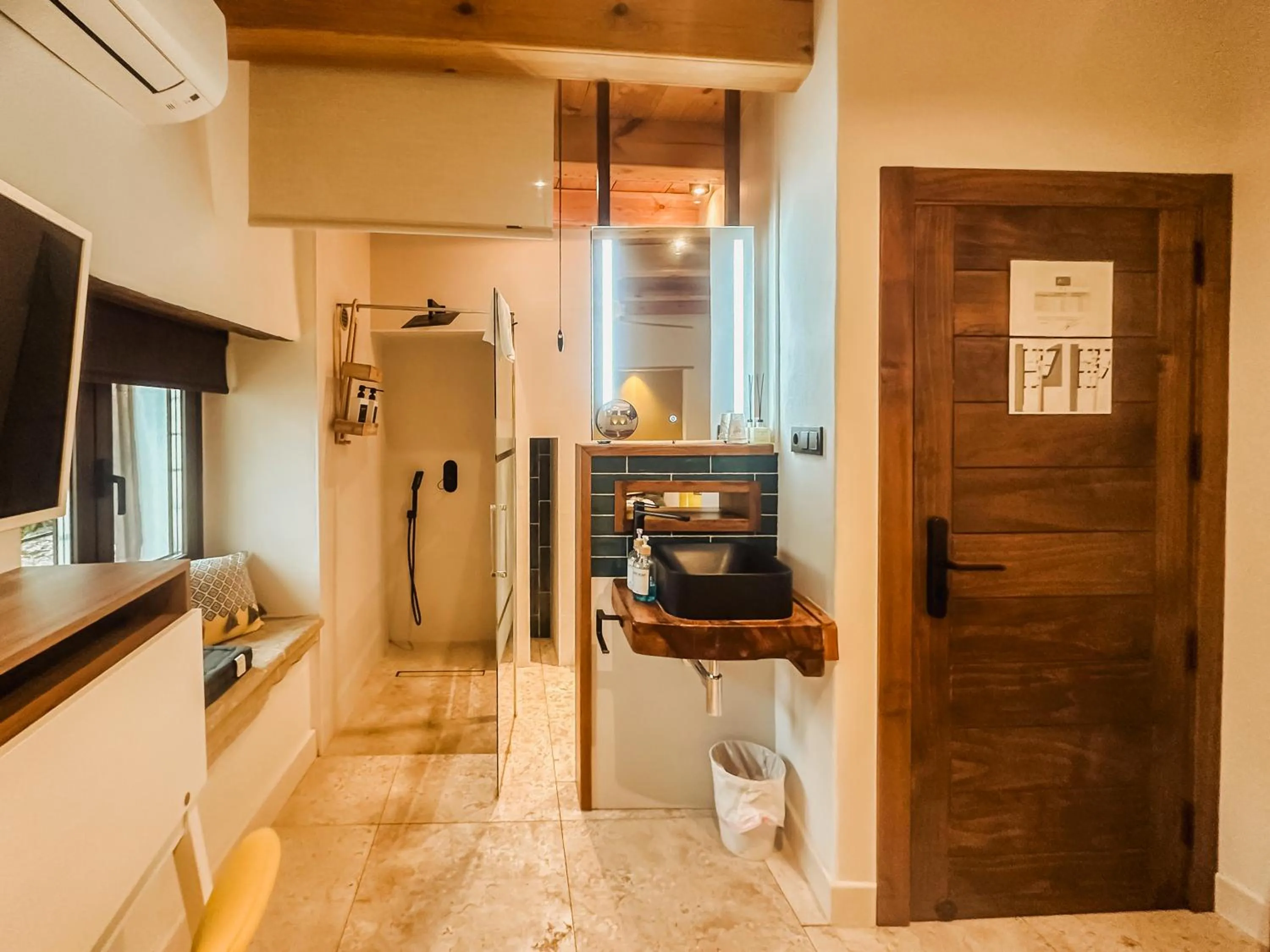 Bathroom in Hotel Boutique Poeta Jorge Manrique