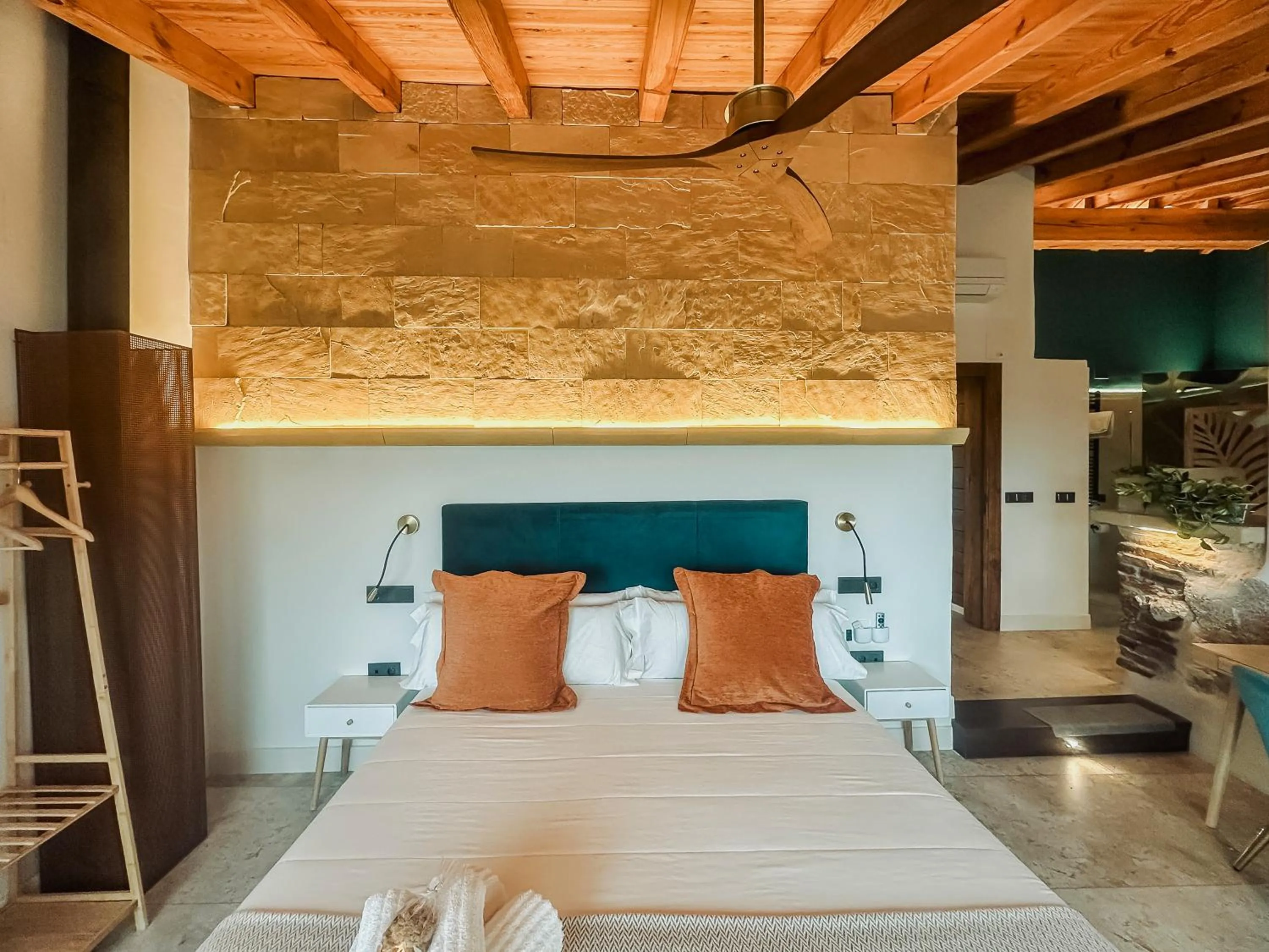 Bed in Hotel Boutique Poeta Jorge Manrique