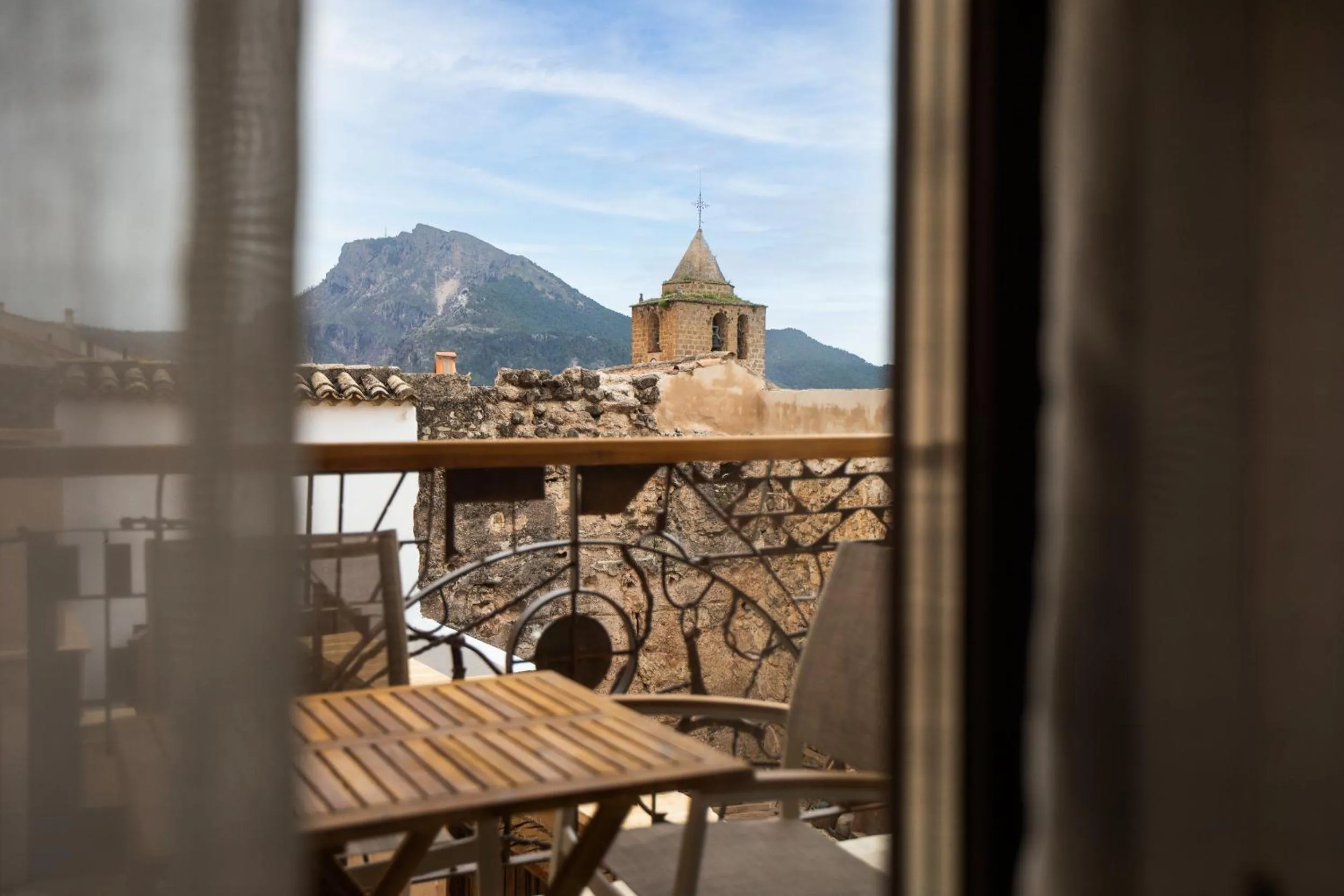 Nearby landmark in Hotel Poeta Jorge Manrique