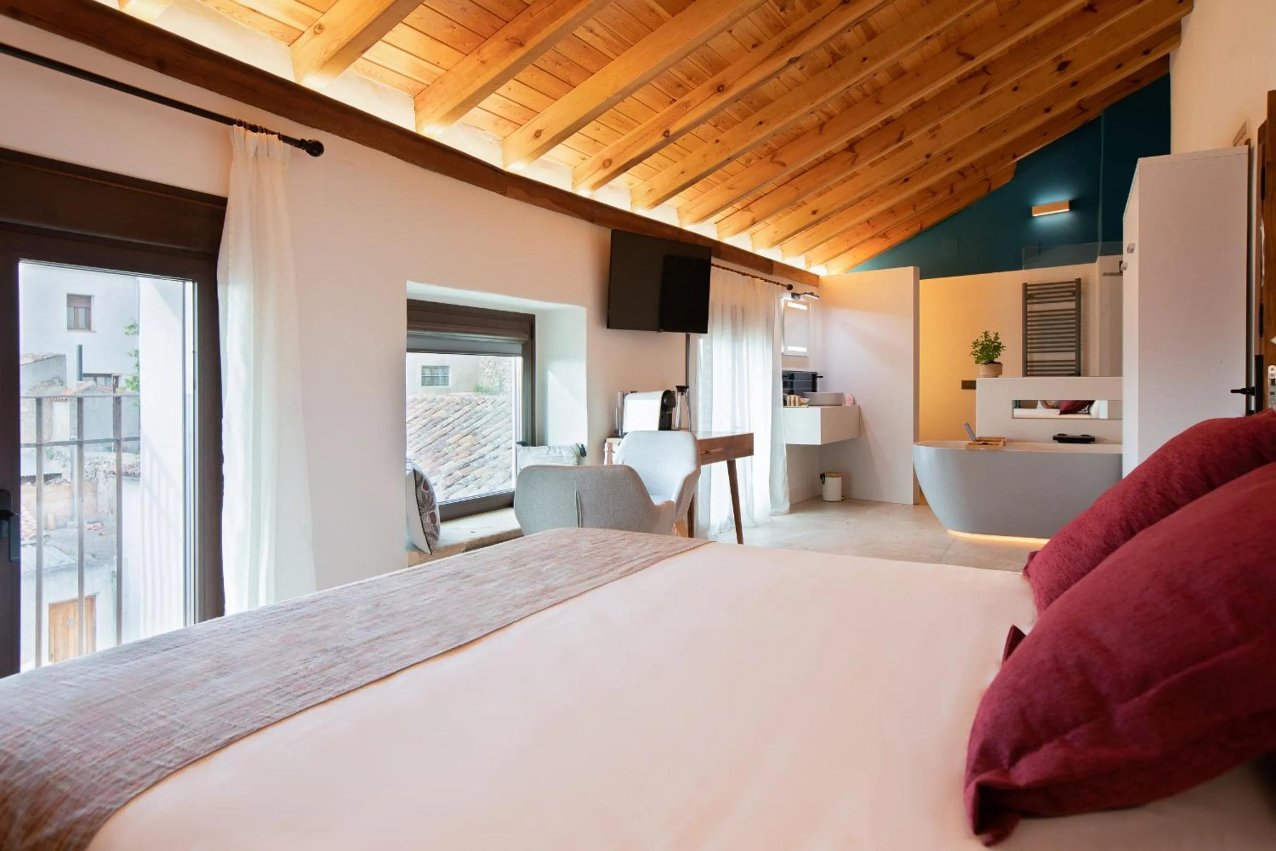 Photo of the whole room, Bed in Hotel Poeta Jorge Manrique