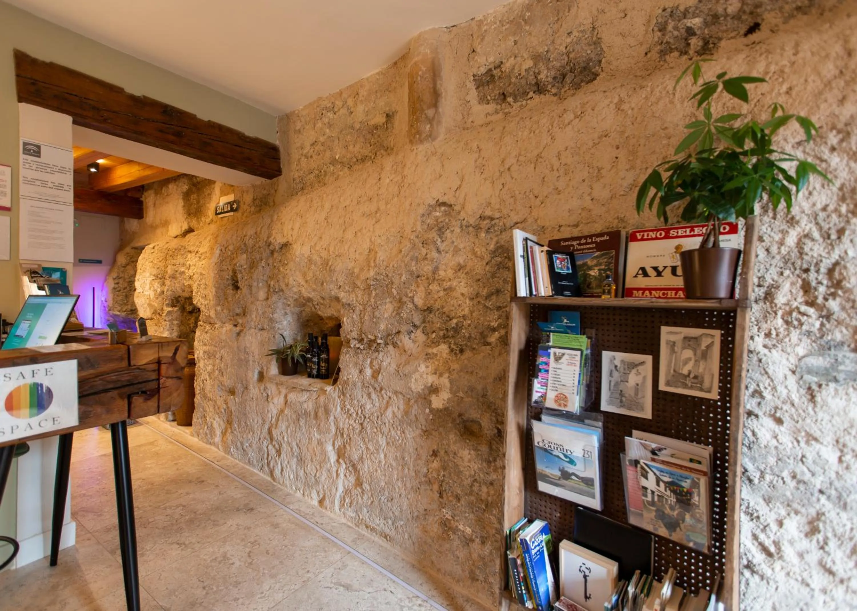 Lobby or reception in Hotel Poeta Jorge Manrique