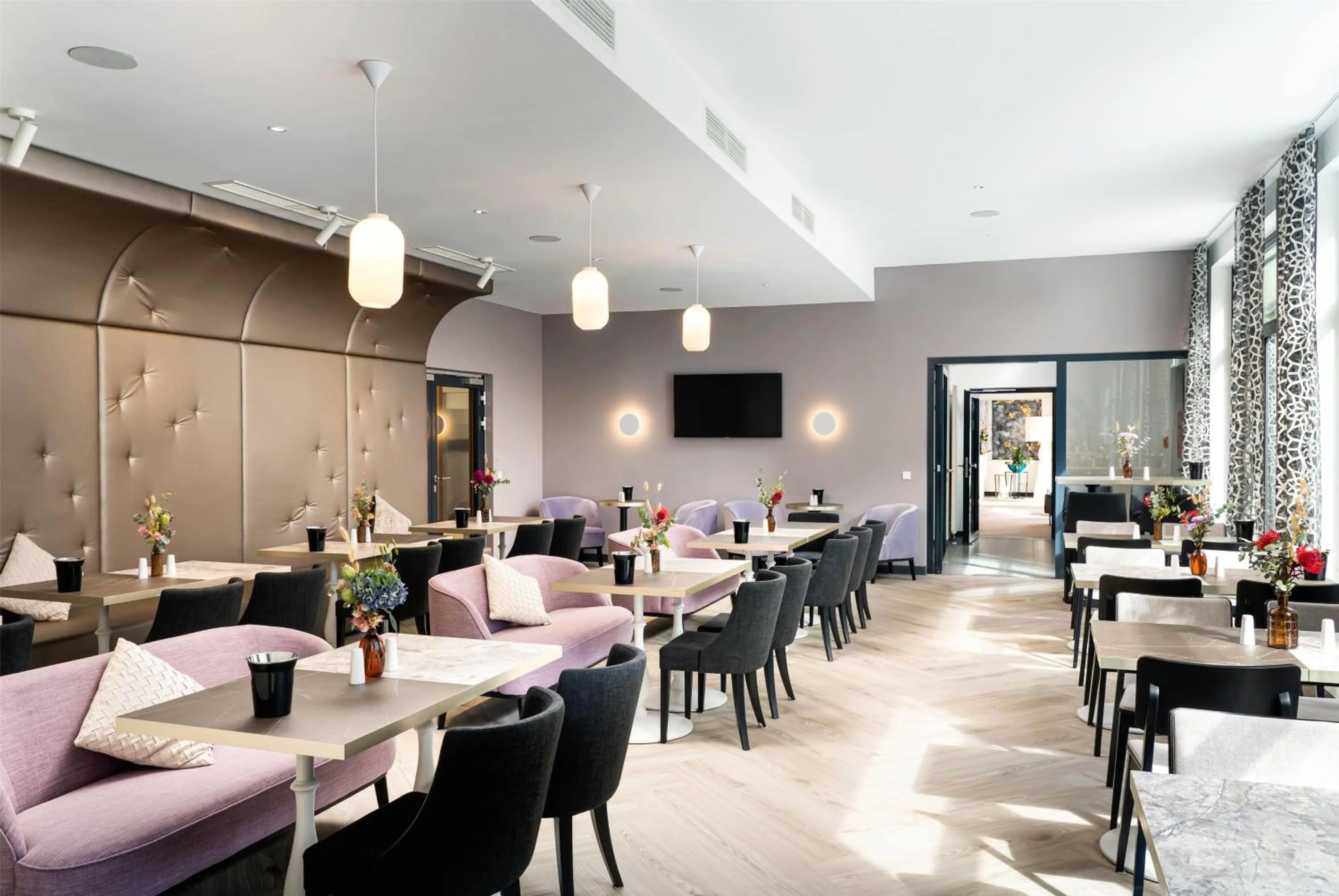 Restaurant/places to eat in elaya hotel regensburg city center, Trademark by Wyndham