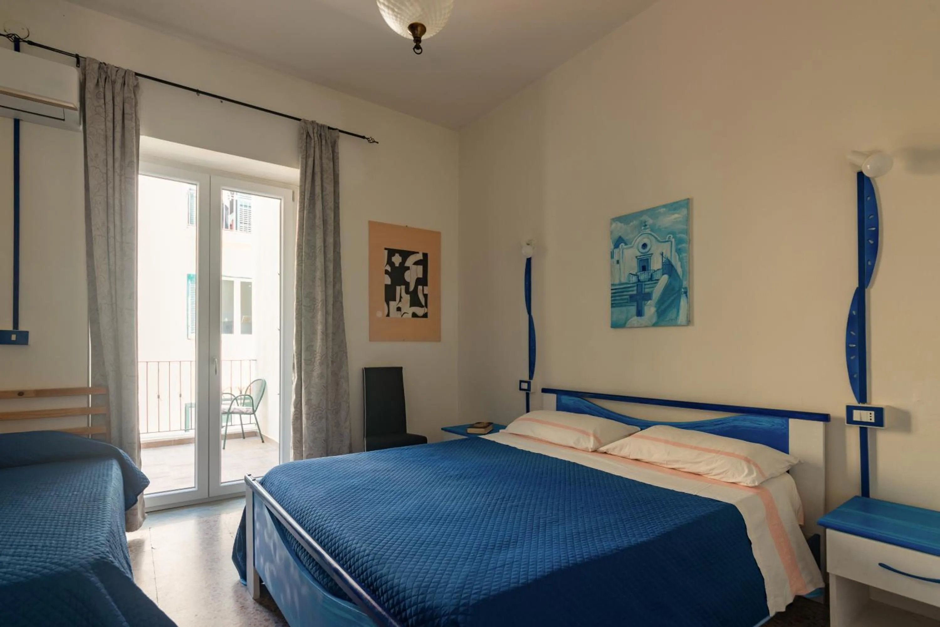 Photo of the whole room, Bed in Villa dei Sogni - Aparthotel Ischia Ponte