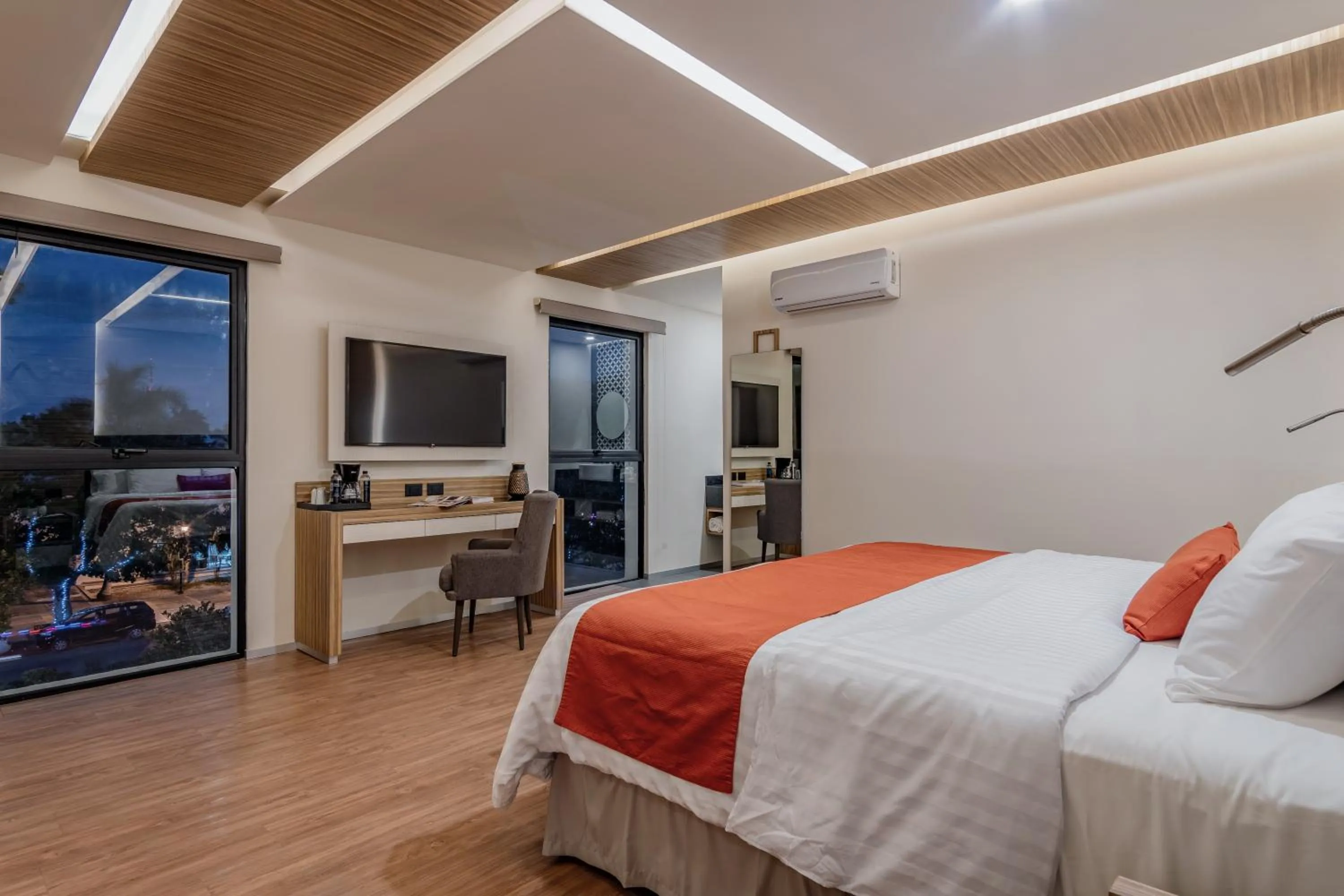 Photo of the whole room, Bed in Hotel Plaza by Kavia