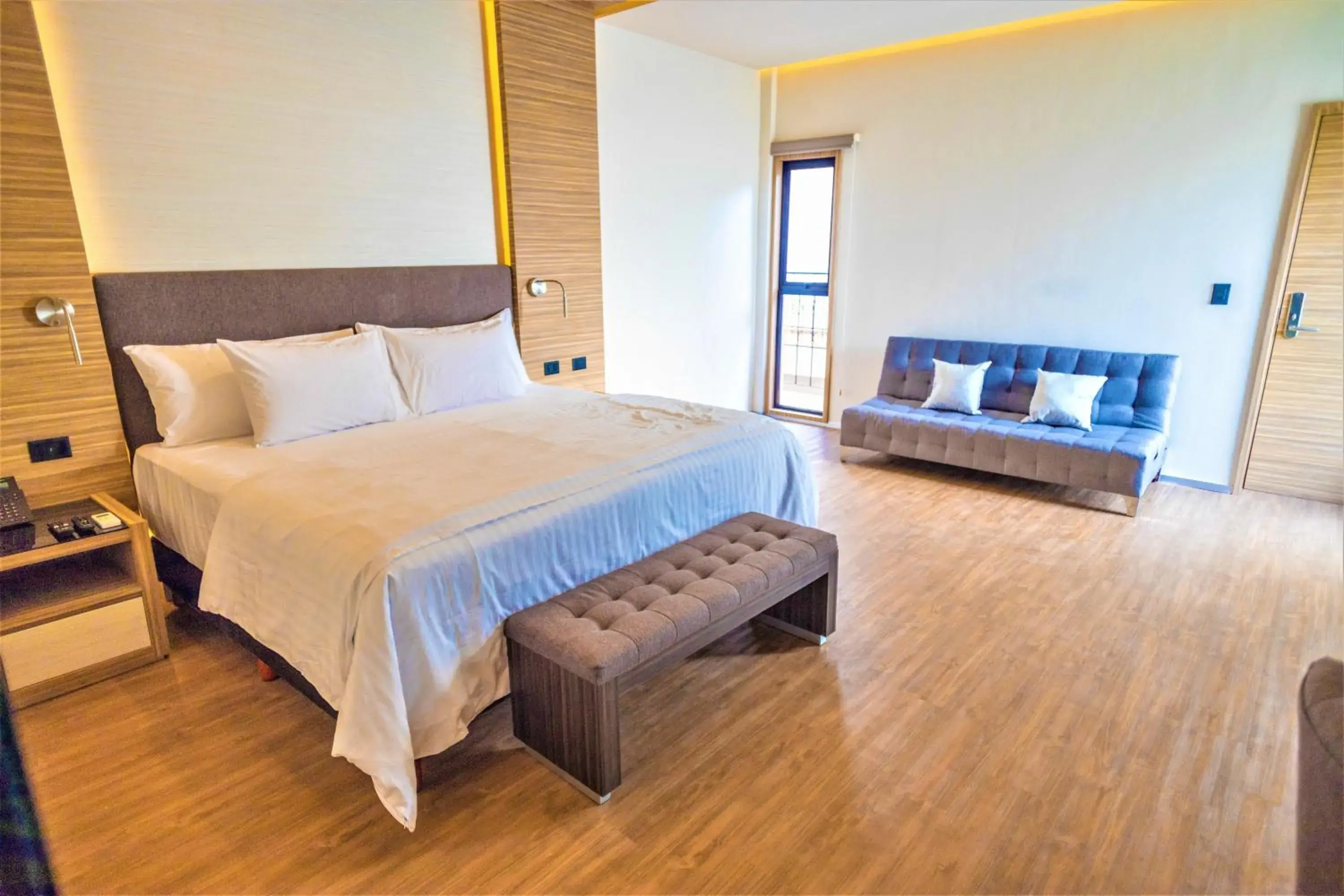 Family Suite with Balcony in Hotel Plaza by Kavia Family Suite with Balcony in Hotel Plaza by Kavia