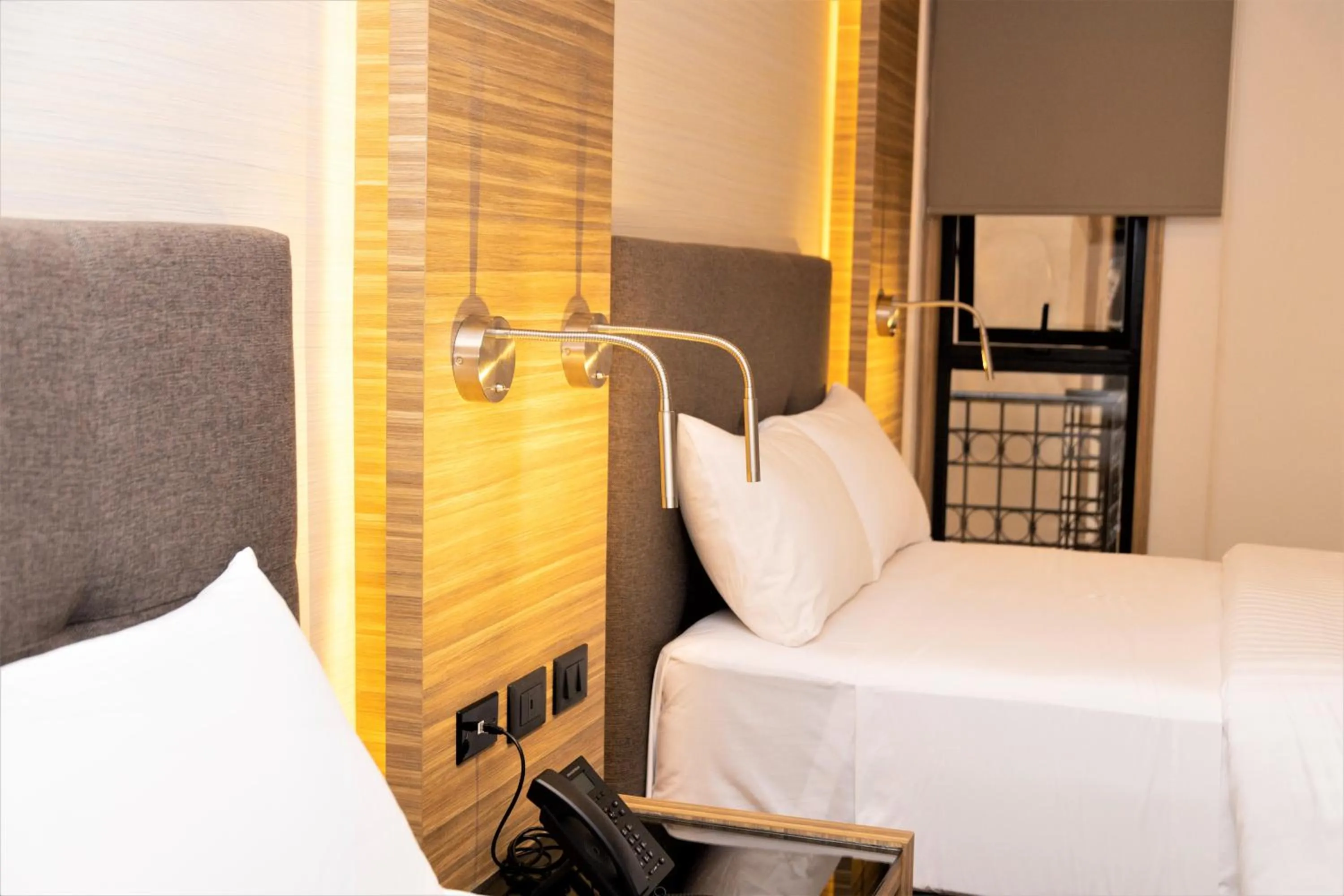 Bed in Hotel Plaza by Kavia