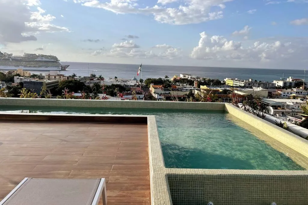 Pool view in Brand New Condo with Rooftop Pool