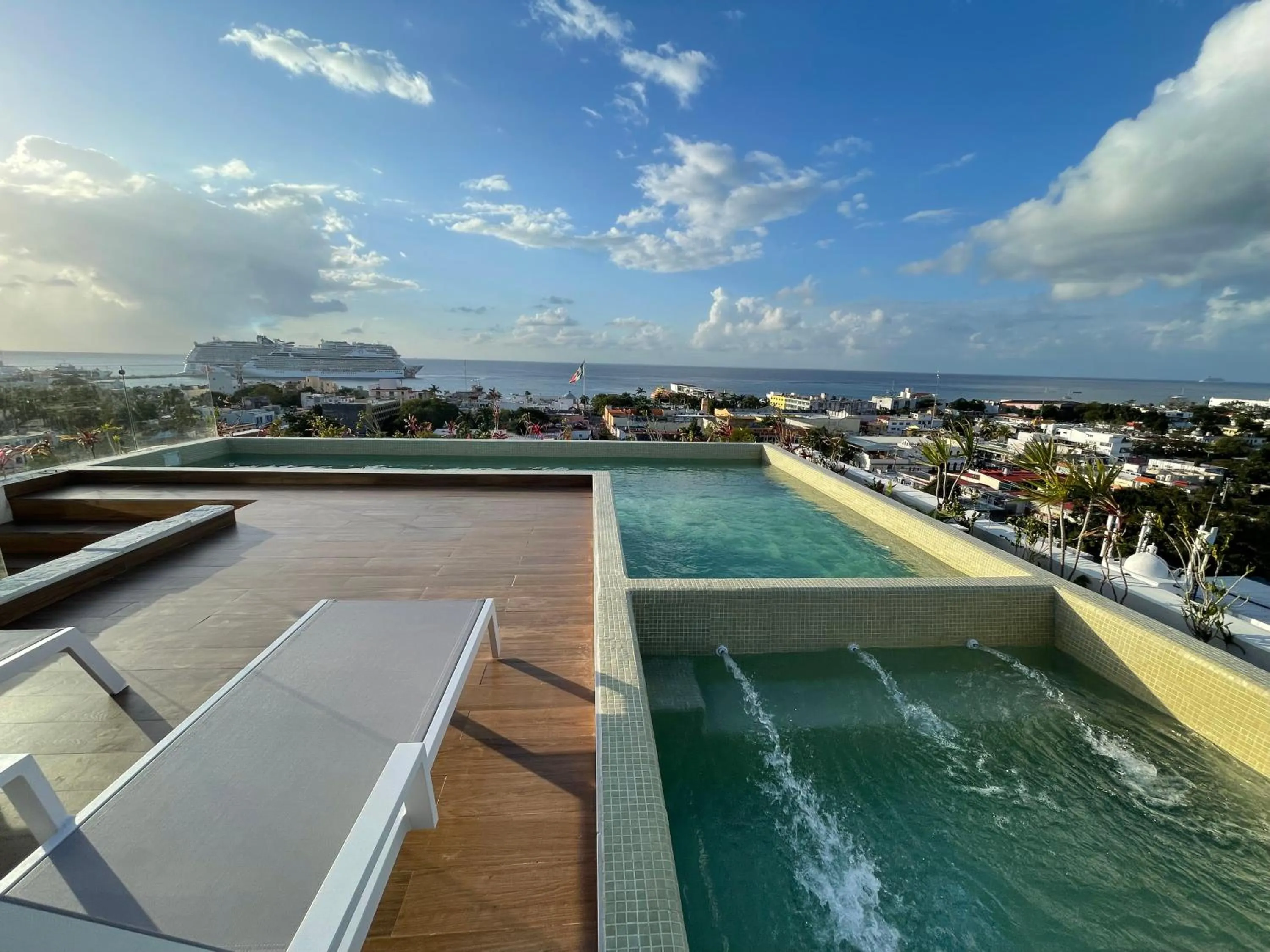 Pool view in Brand New Condo with Rooftop Pool