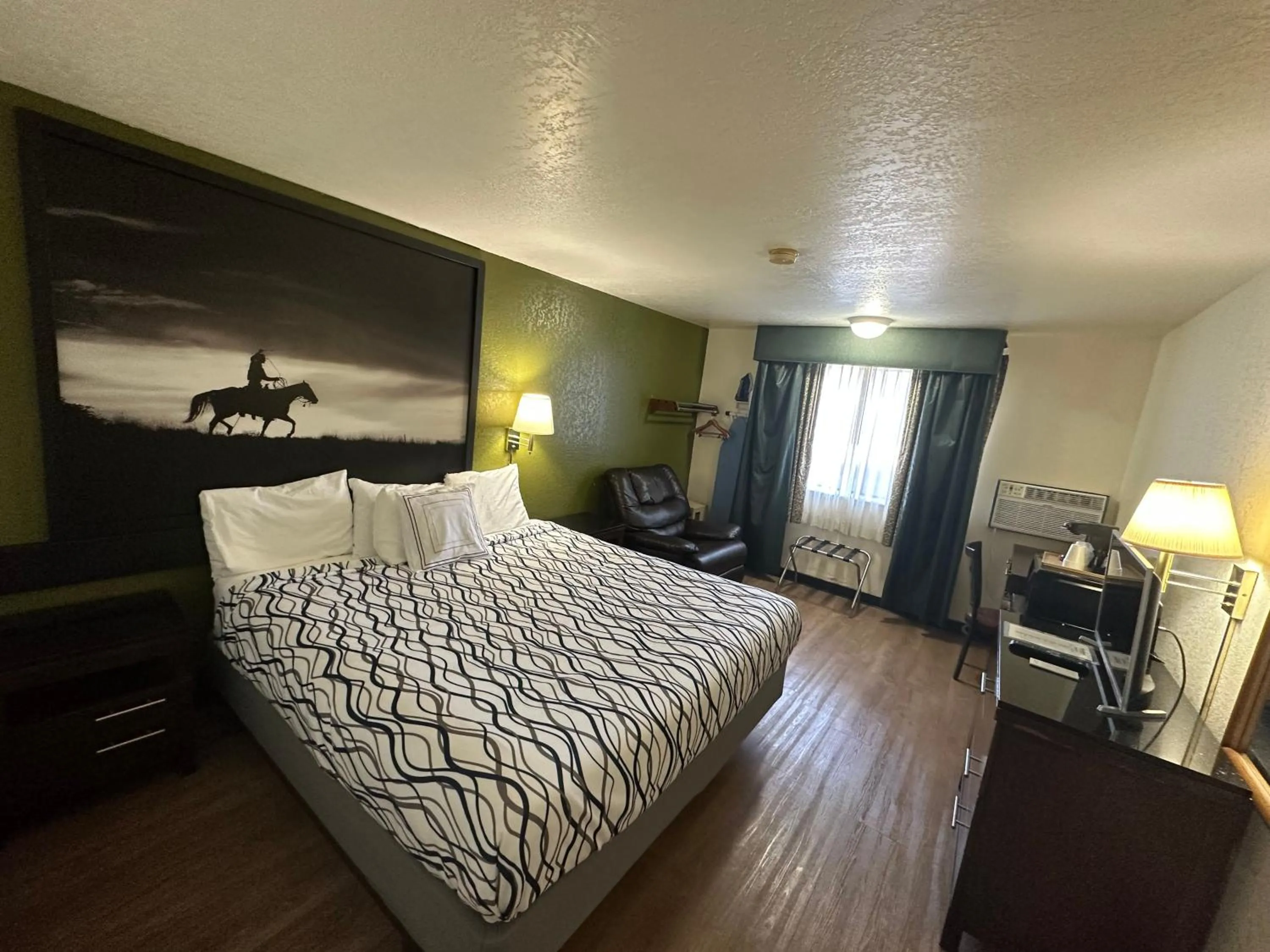 Bed in Simple Rewards Inn