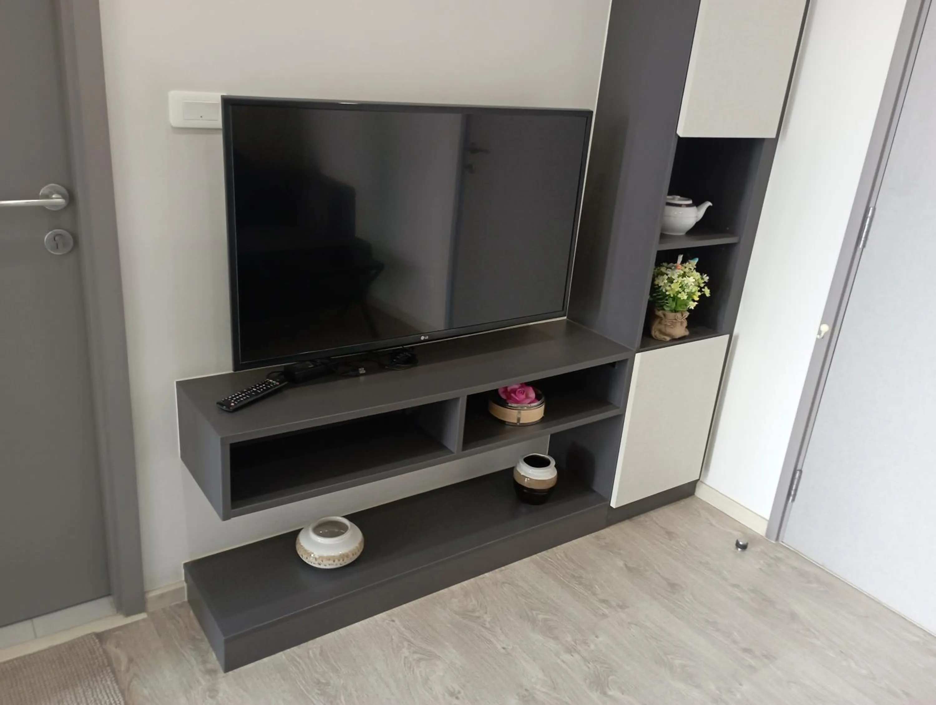 TV and multimedia in The Base Pattaya by Nami