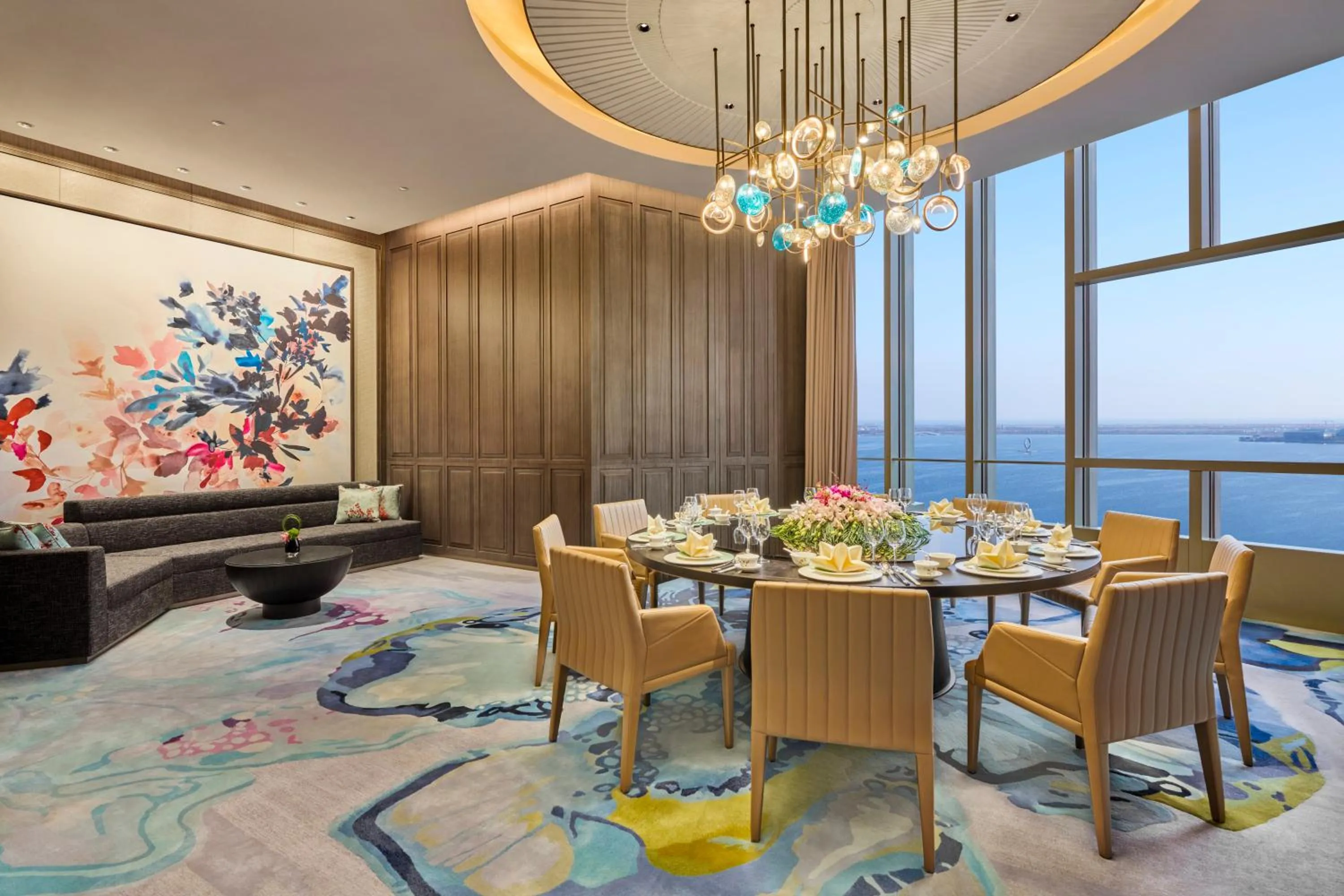 Restaurant/places to eat in Artyzen Lingang Shanghai