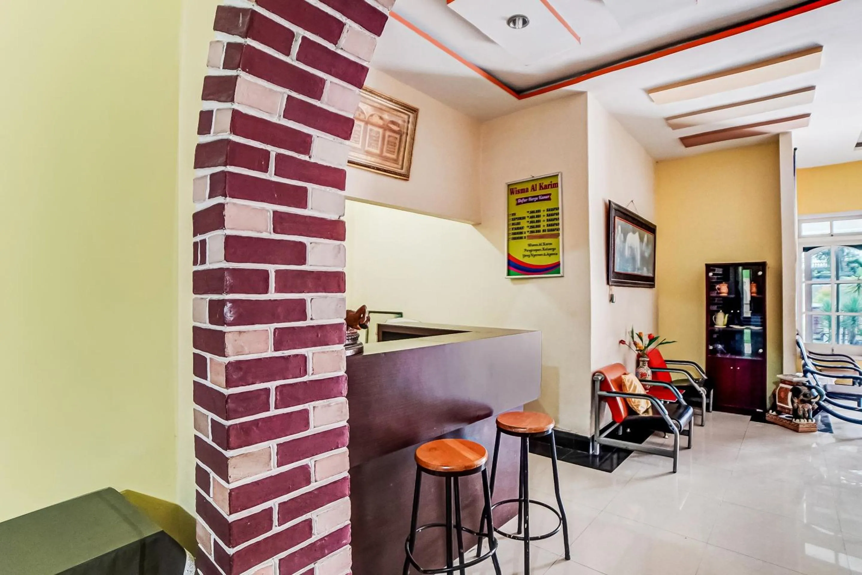 Lobby or reception in Hotel O Al Karim Syariah